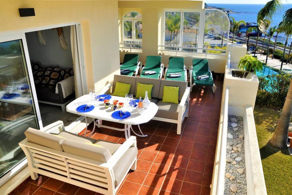 Spectacular 3 bedrooms Sea Views apartment