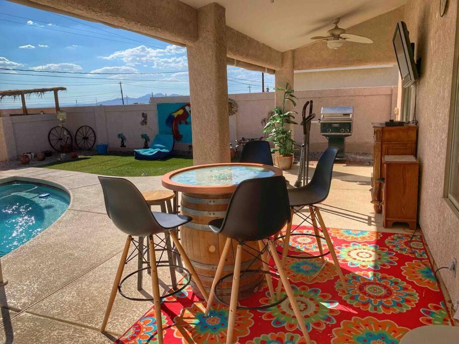 Lake Escape - Pool, Spa, Lake View, Pet Friendly