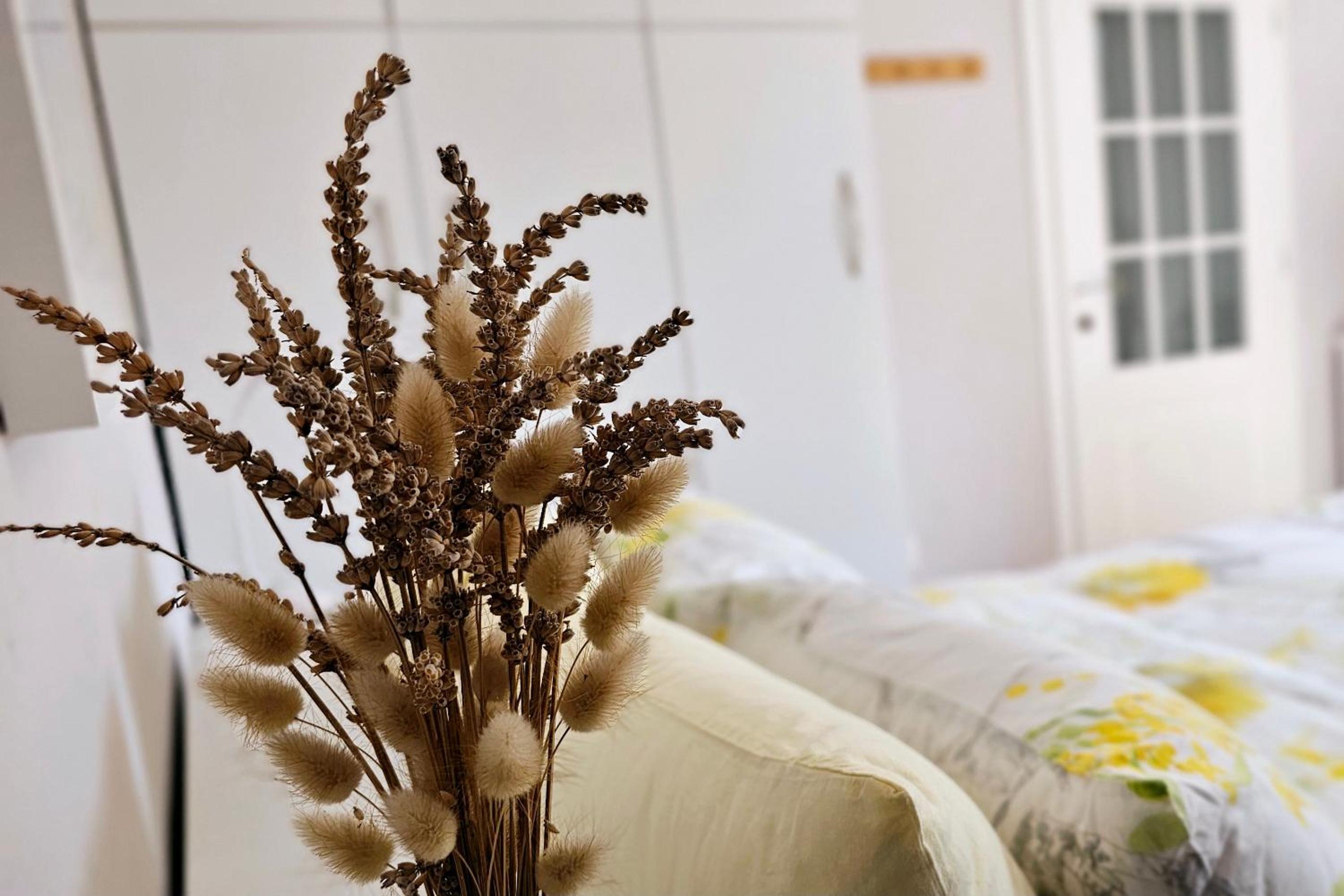 Nuçi's Place Lovely apt with balcony 15 min from Blloku