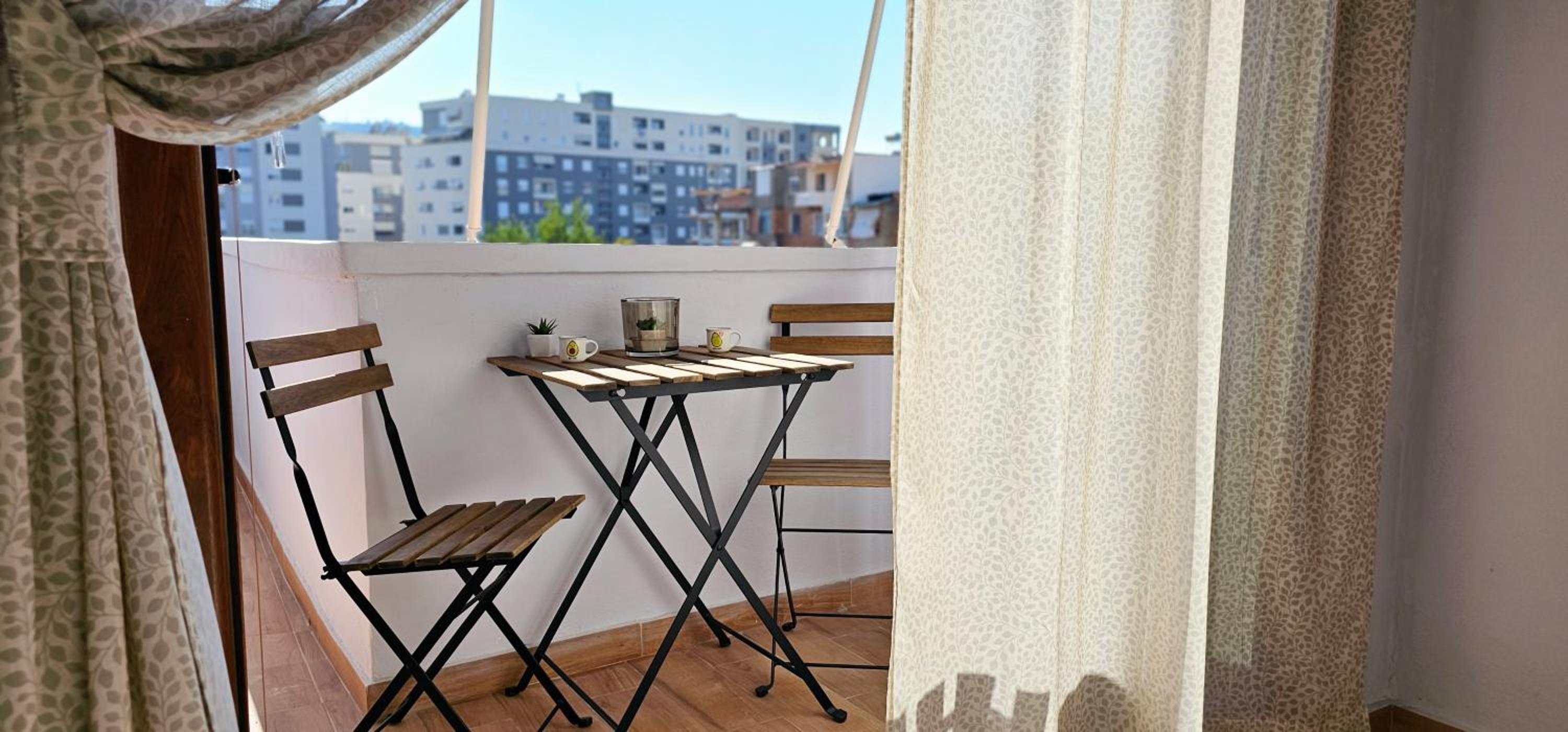 Nuçi's Place Lovely apt with balcony 15 min from Blloku