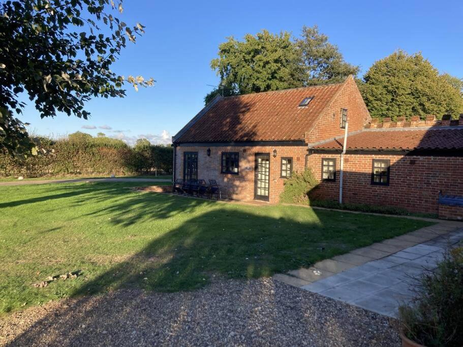 Peaceful country cottage in stunning surroundings