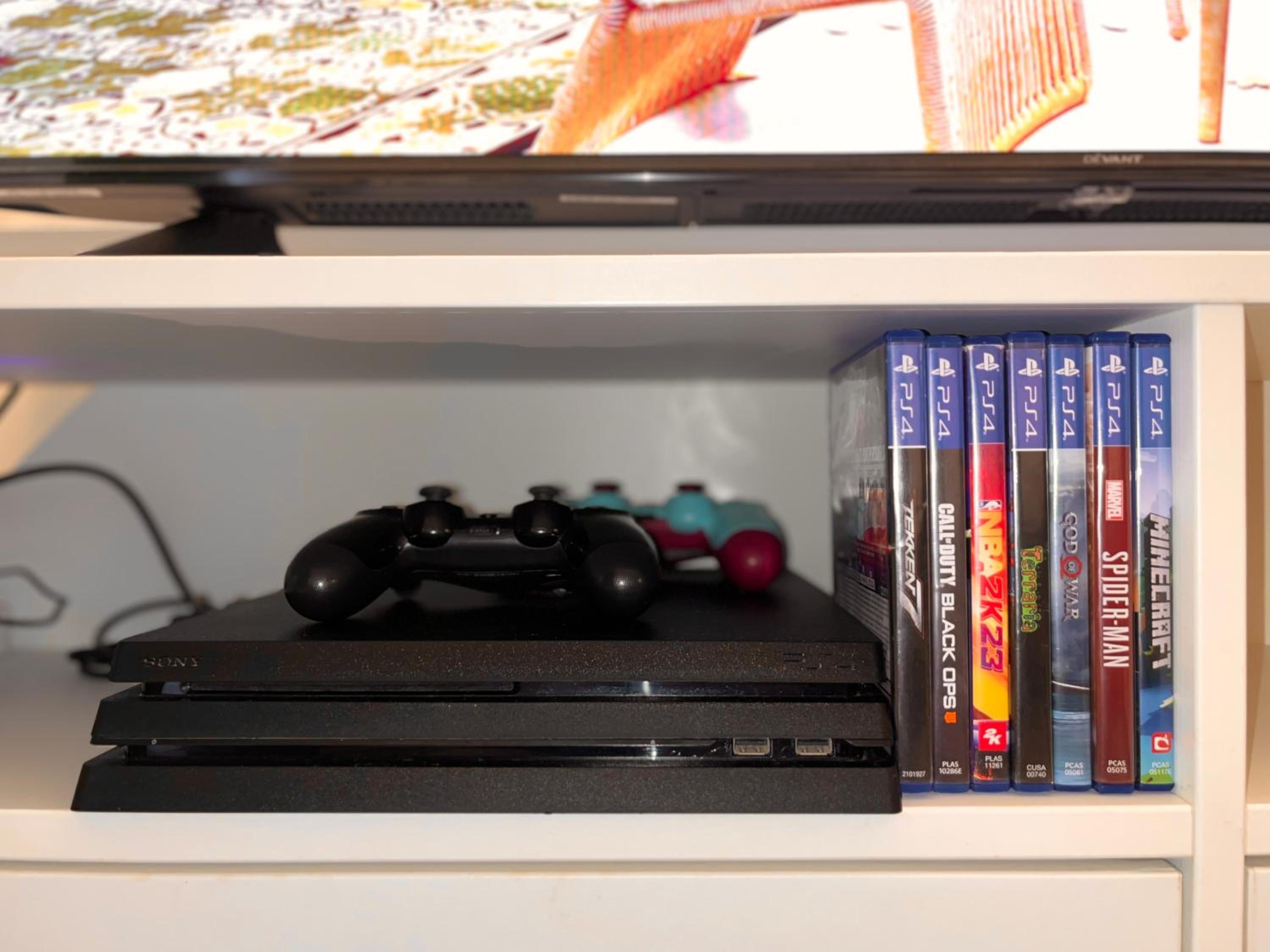 Studio unit with PS4 netflix pool 250mbps wifi view 3