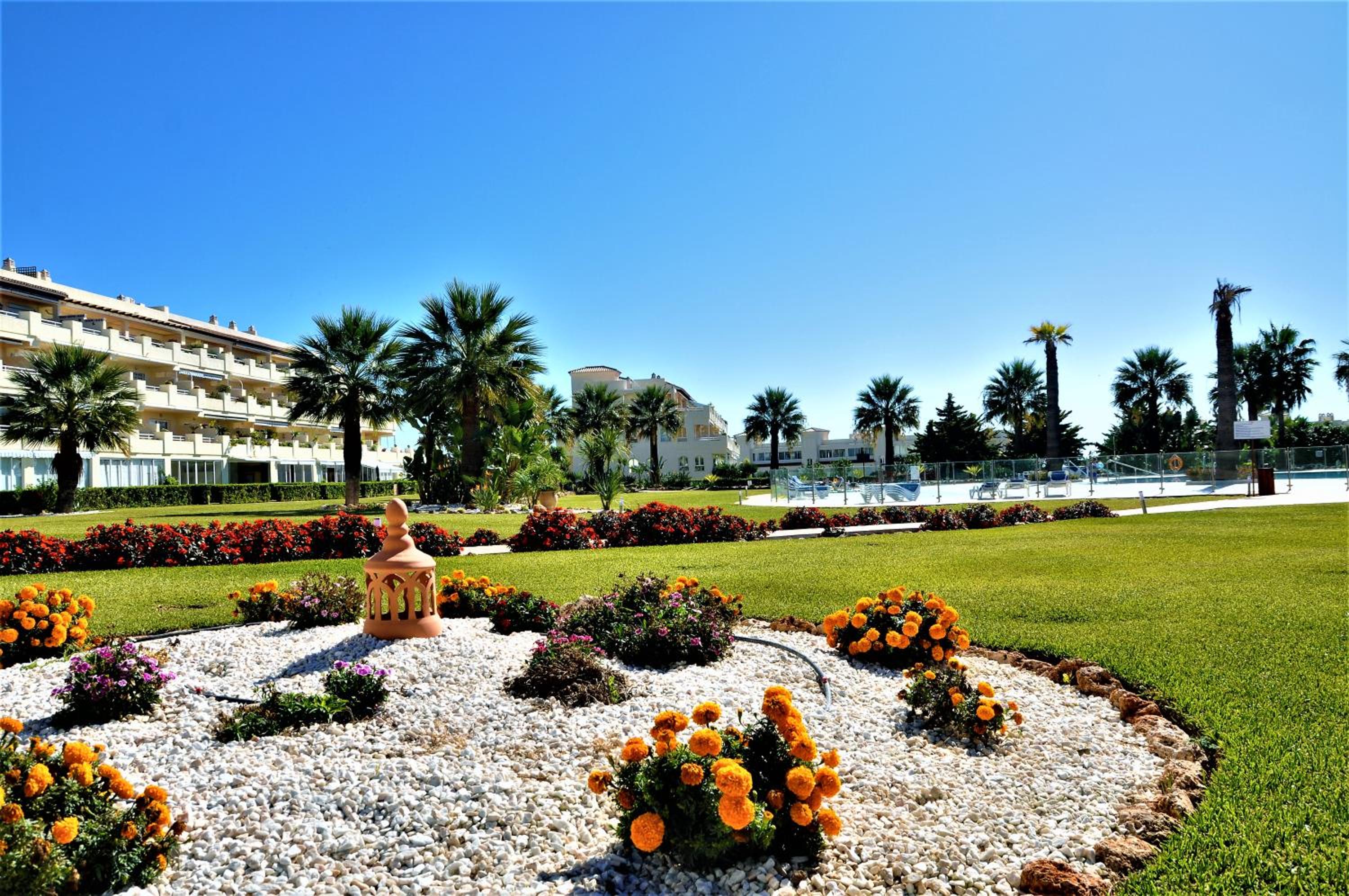 Spectacular 3 bedrooms Sea Views apartment