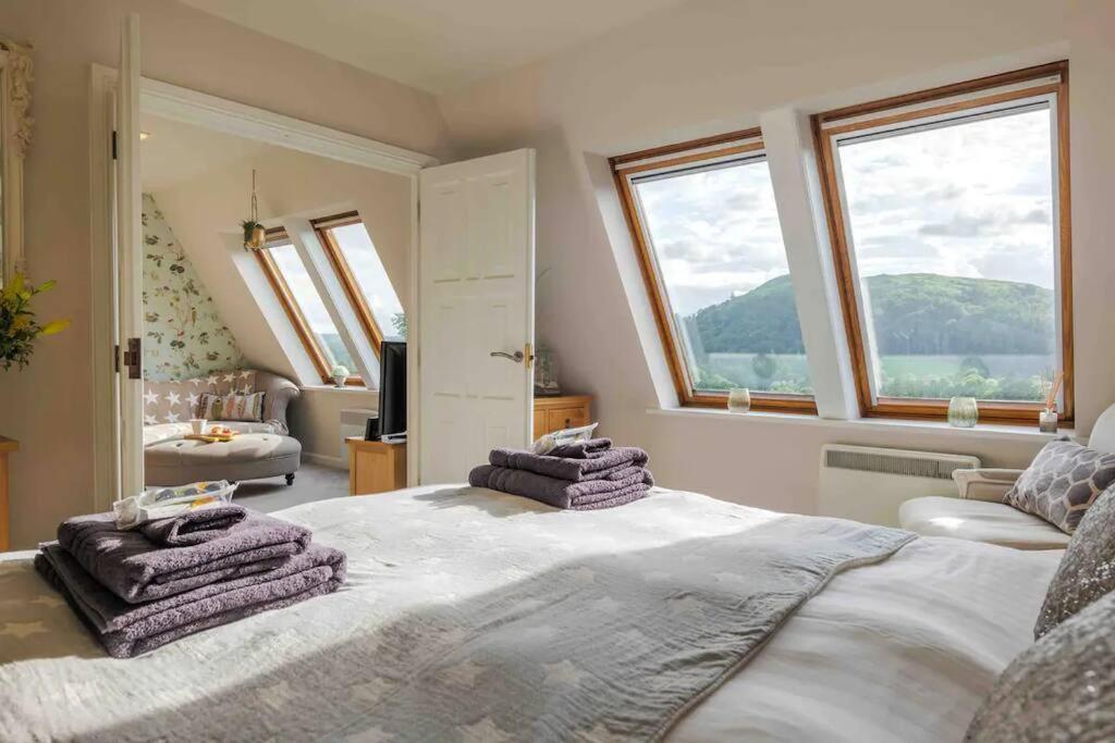 Serendipity ~ Romantic Hideaway in Ambleside view 2