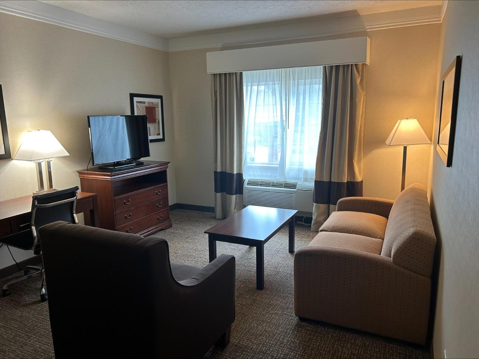Albany Vacations - Comfort Suites Linn County Fairground and Expo - Property Image 1