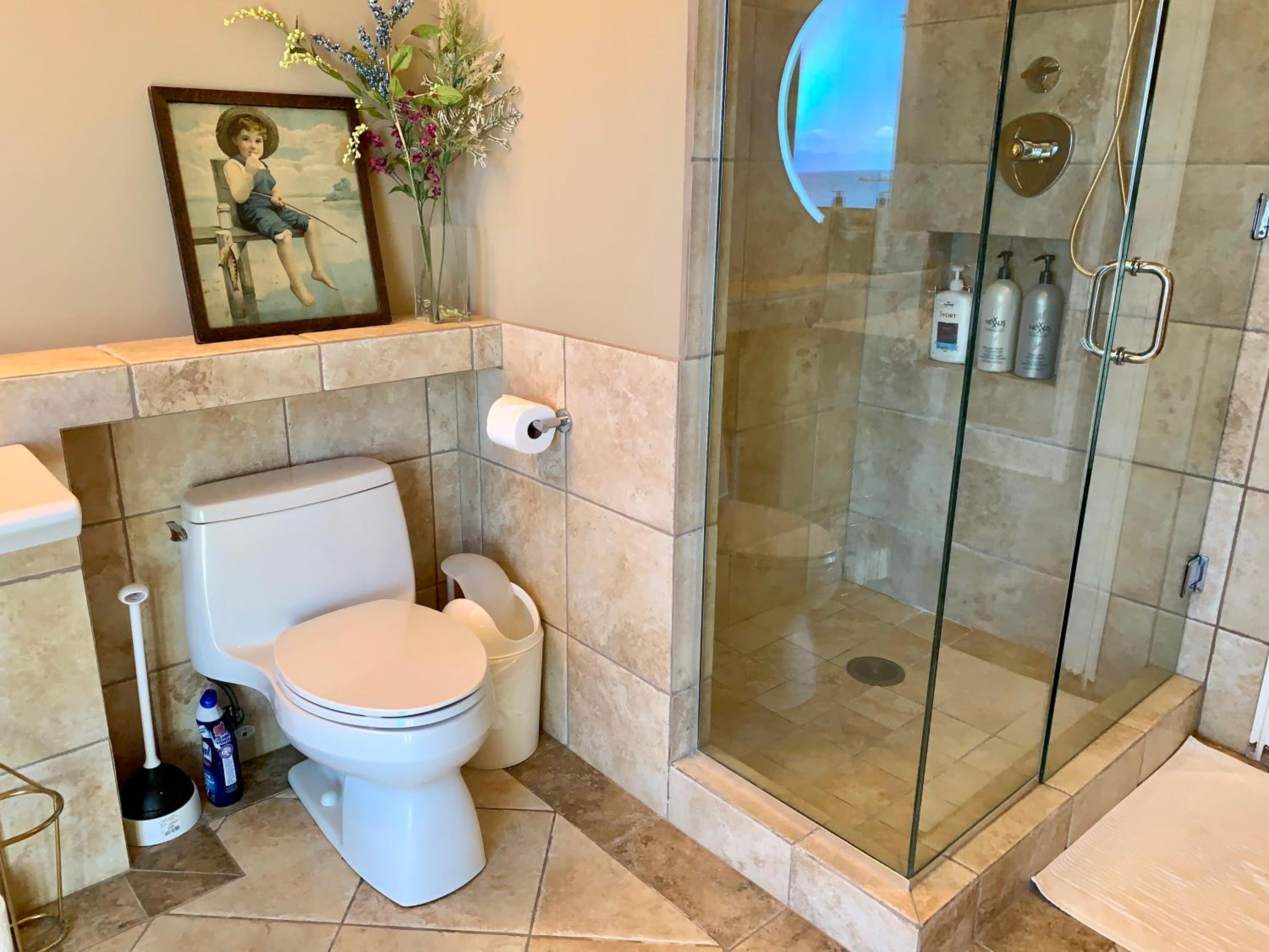 Waterfront deluxe guest suite