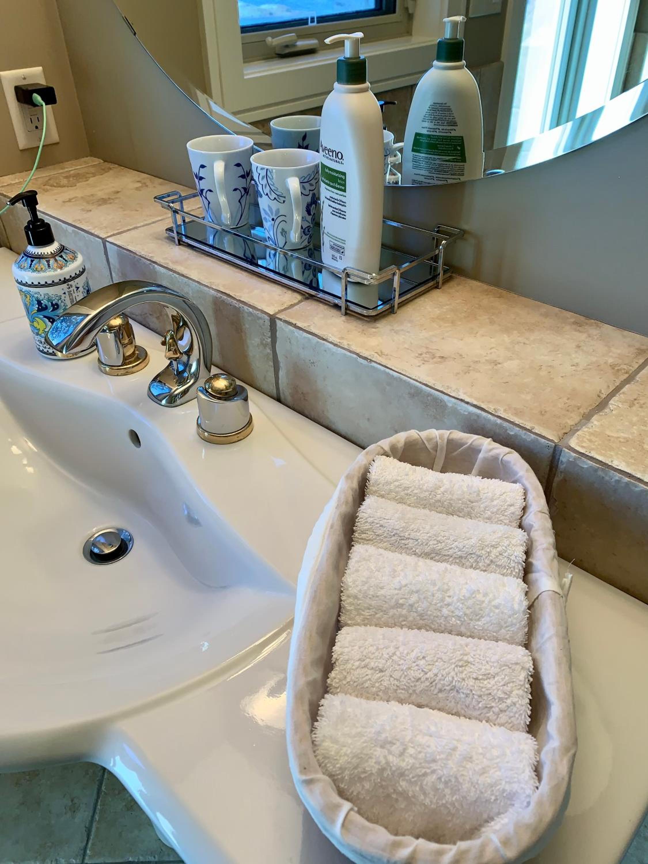 Waterfront deluxe guest suite