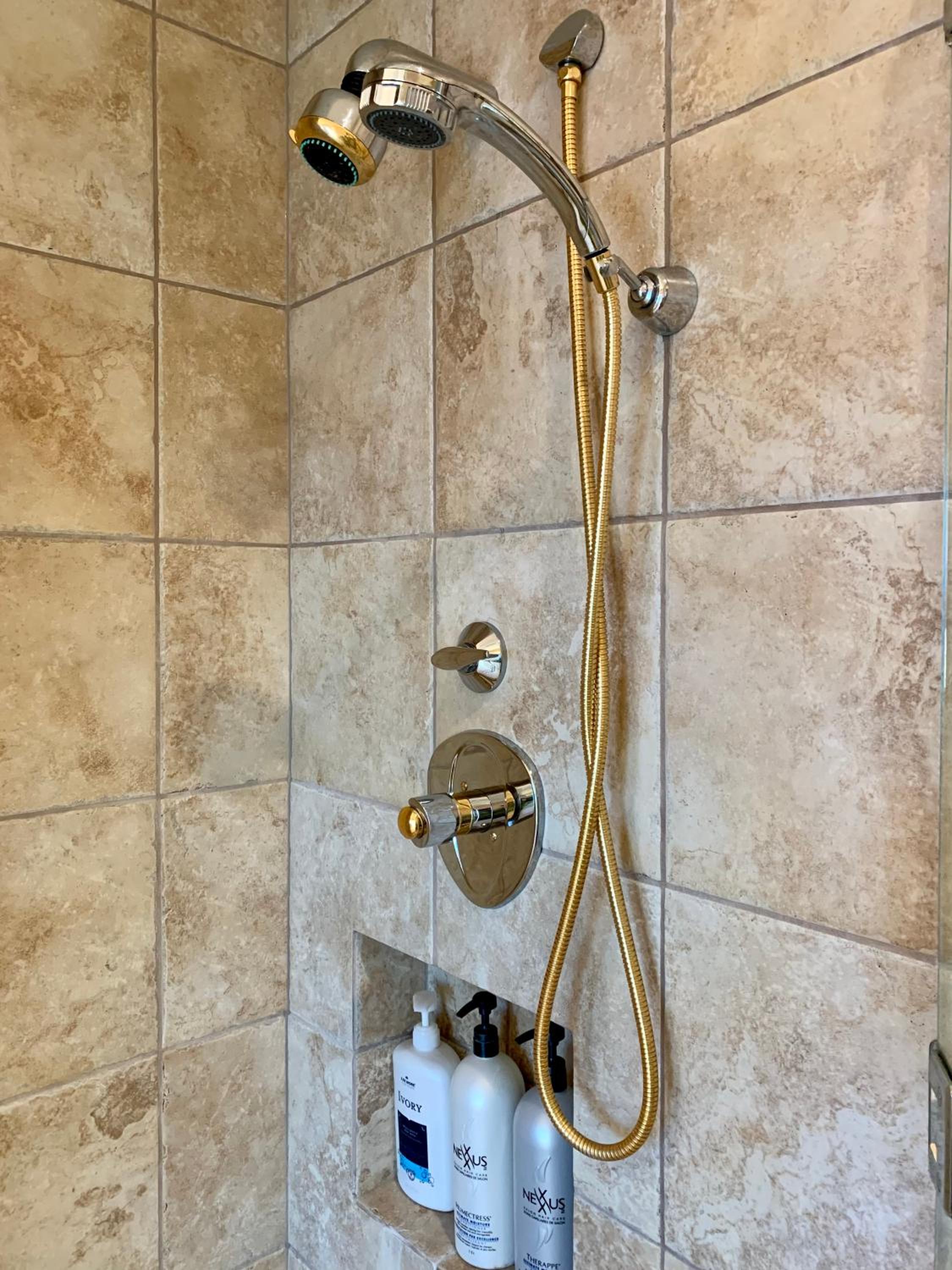Waterfront deluxe guest suite