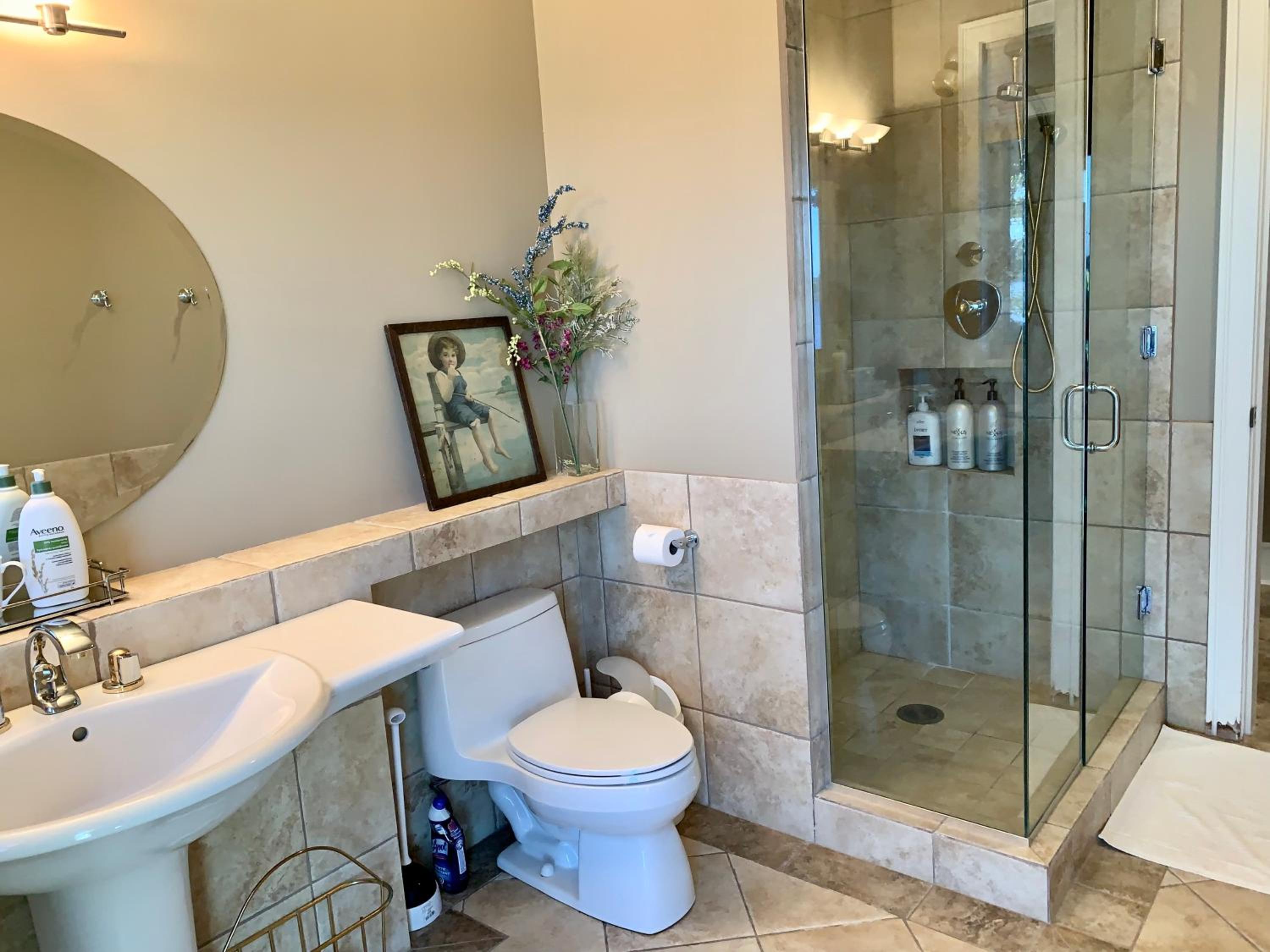 Waterfront deluxe guest suite