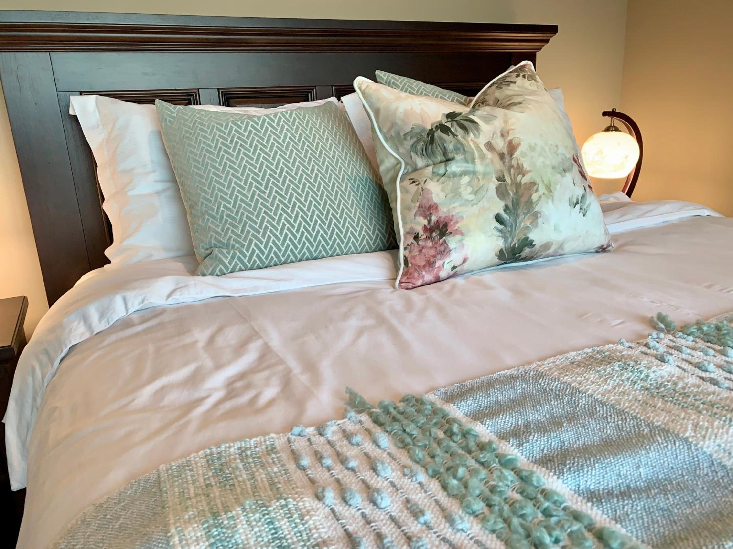 Waterfront deluxe guest suite