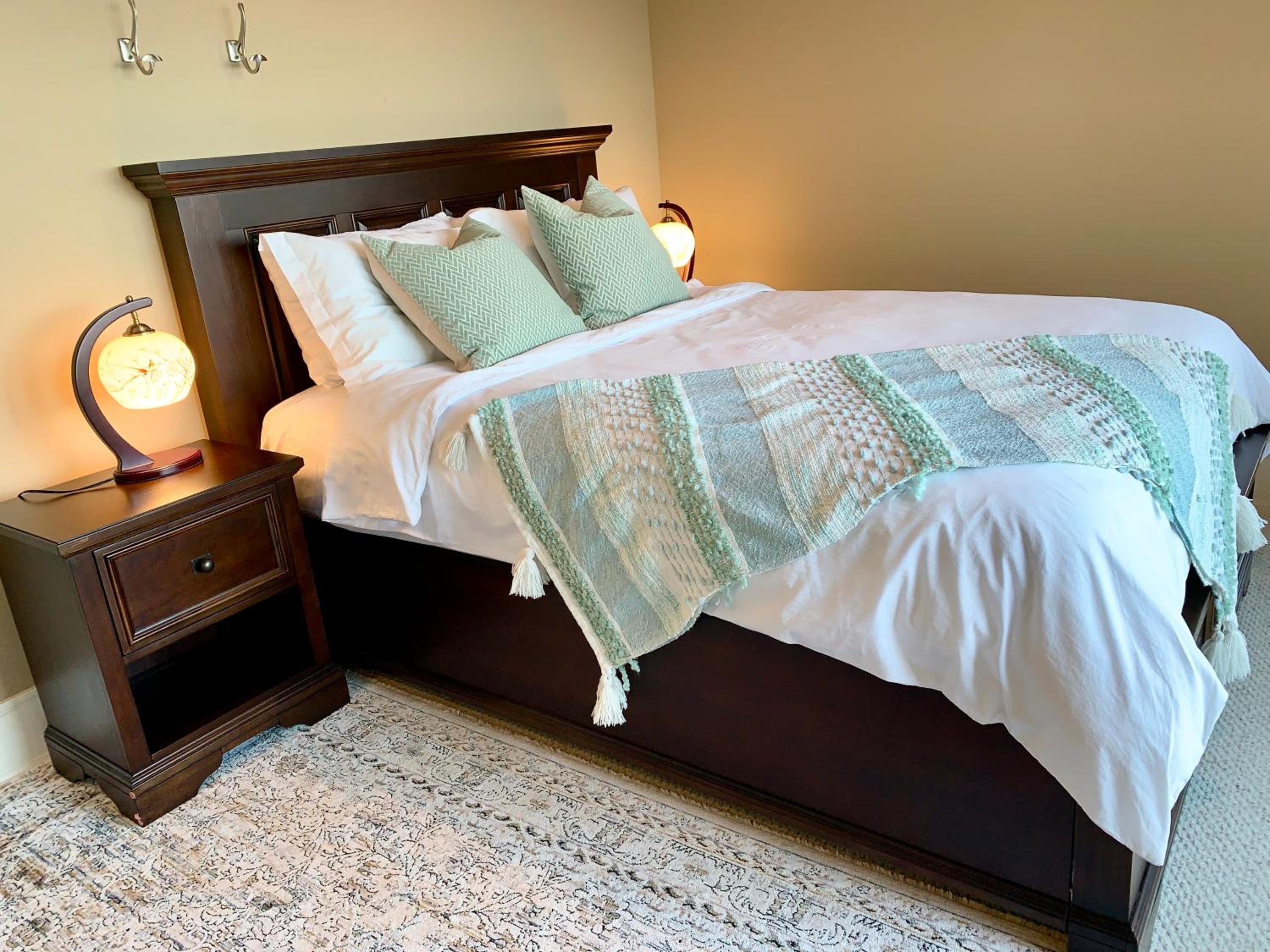 Waterfront deluxe guest suite