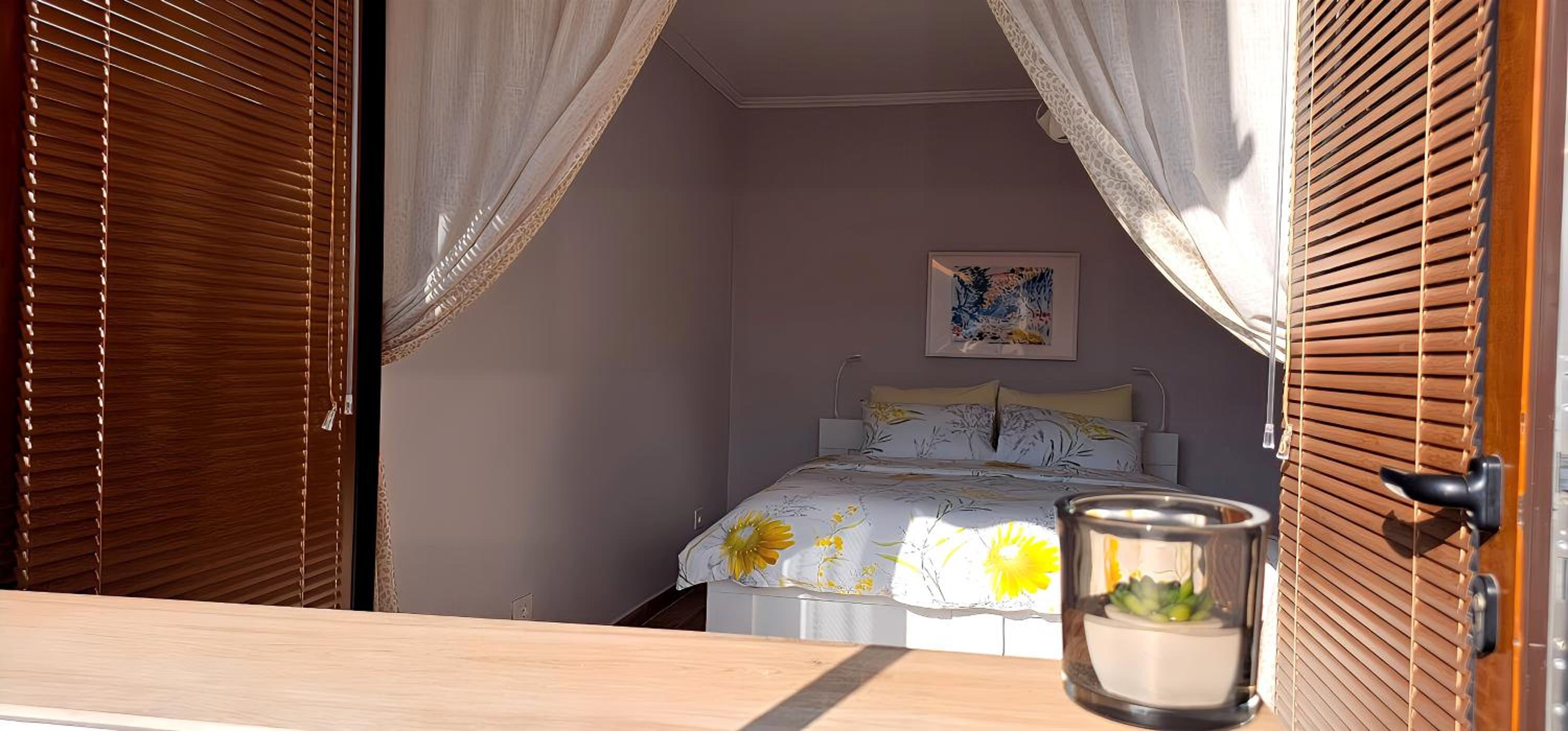 Nuçi's Place Lovely apt with balcony 15 min from Blloku