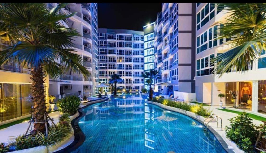 Large Deluxe Condo Grand Avenue Central Pattaya view 2