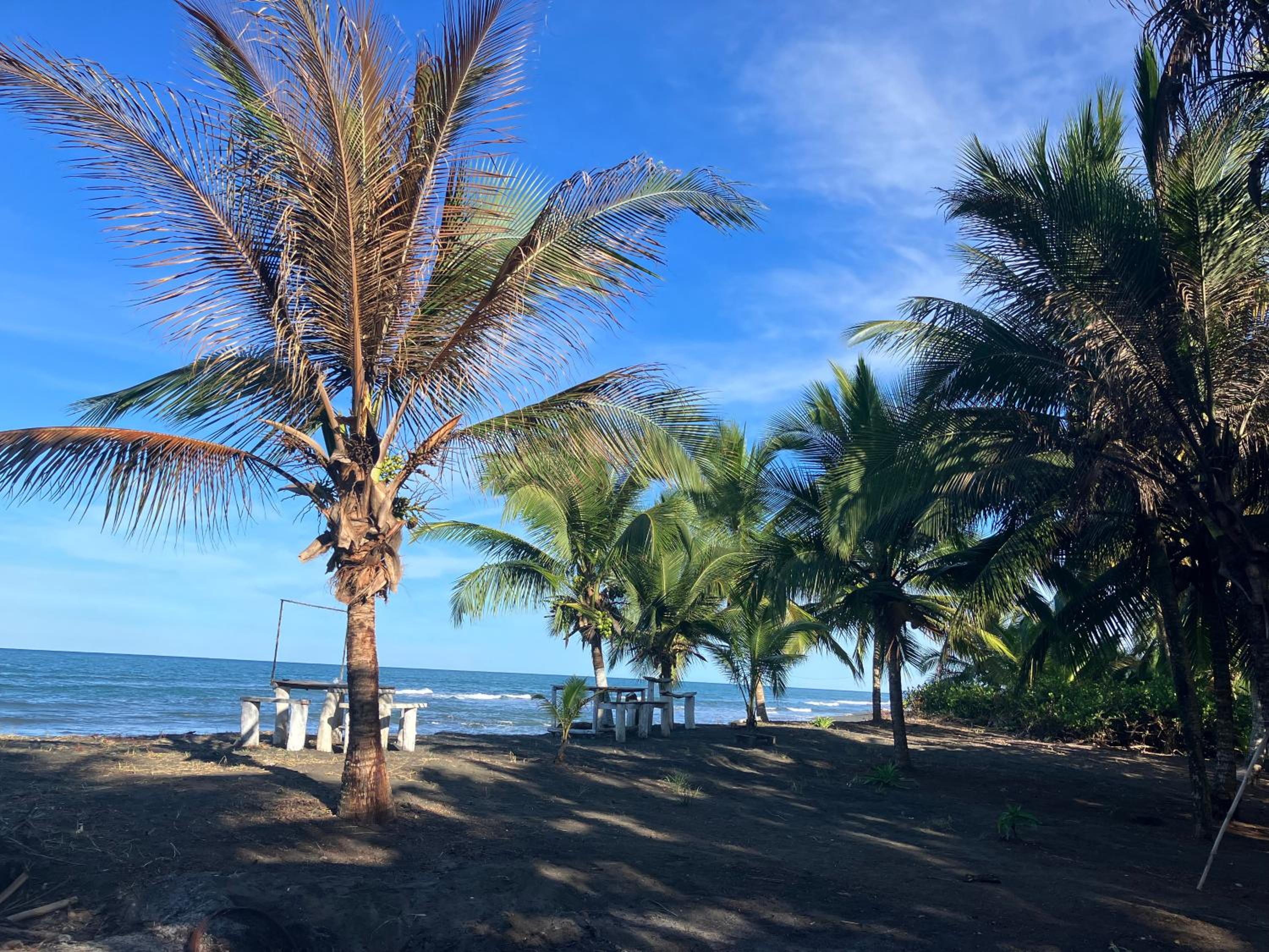 Camping Babsita-TIPI und Hütten und Stellplätze für Zelt und Camper direkt am Meer und See