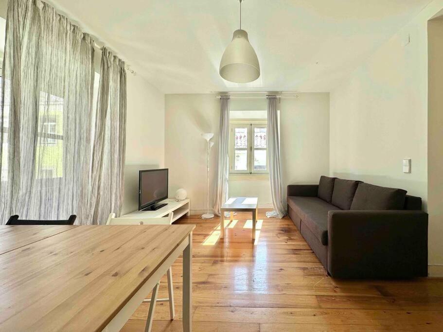 Central Apartment for Party Lovers view 3