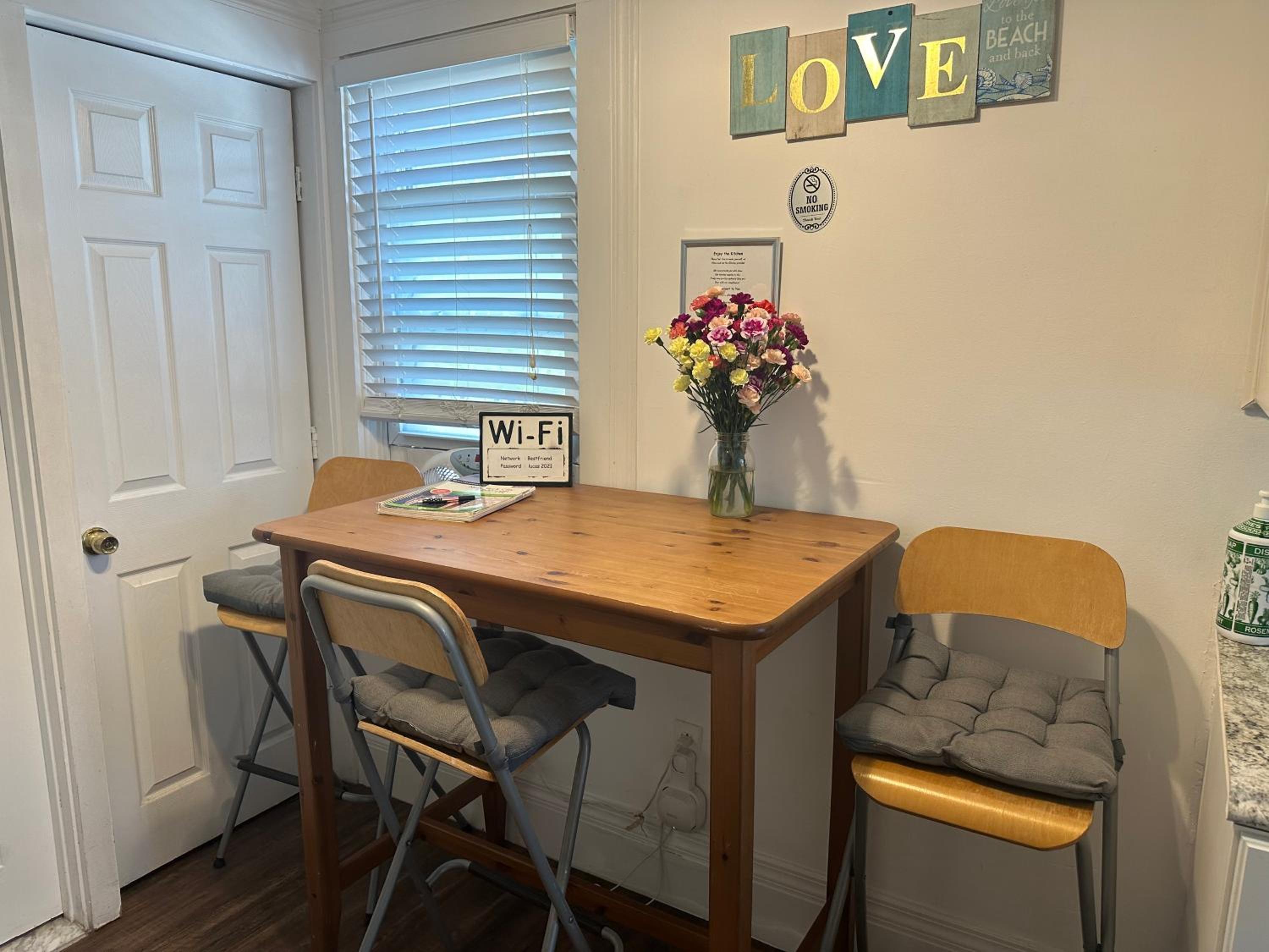 Cozy Private bedrooms Kitchen Wifi