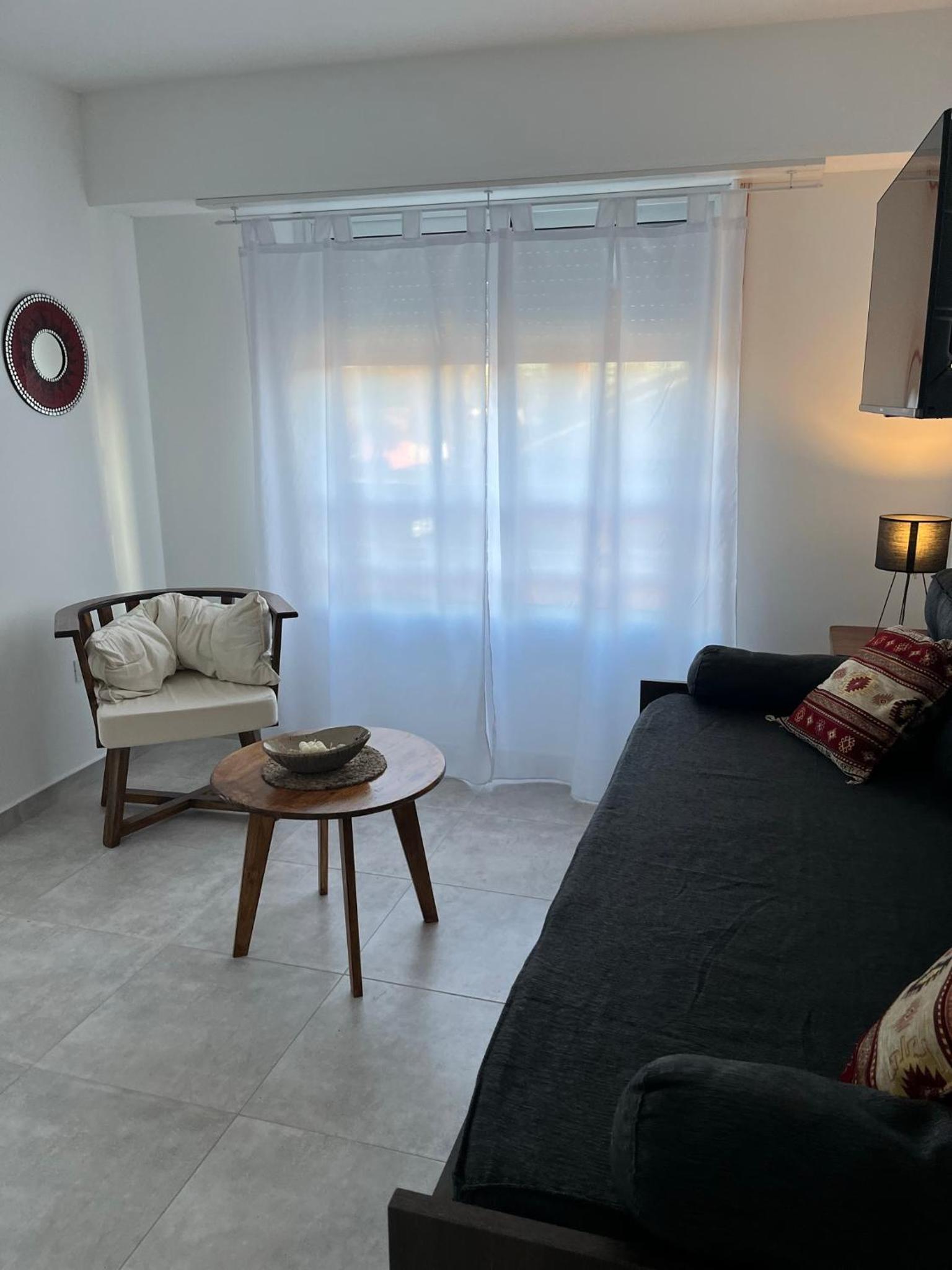 Departamento nuevo con balcón