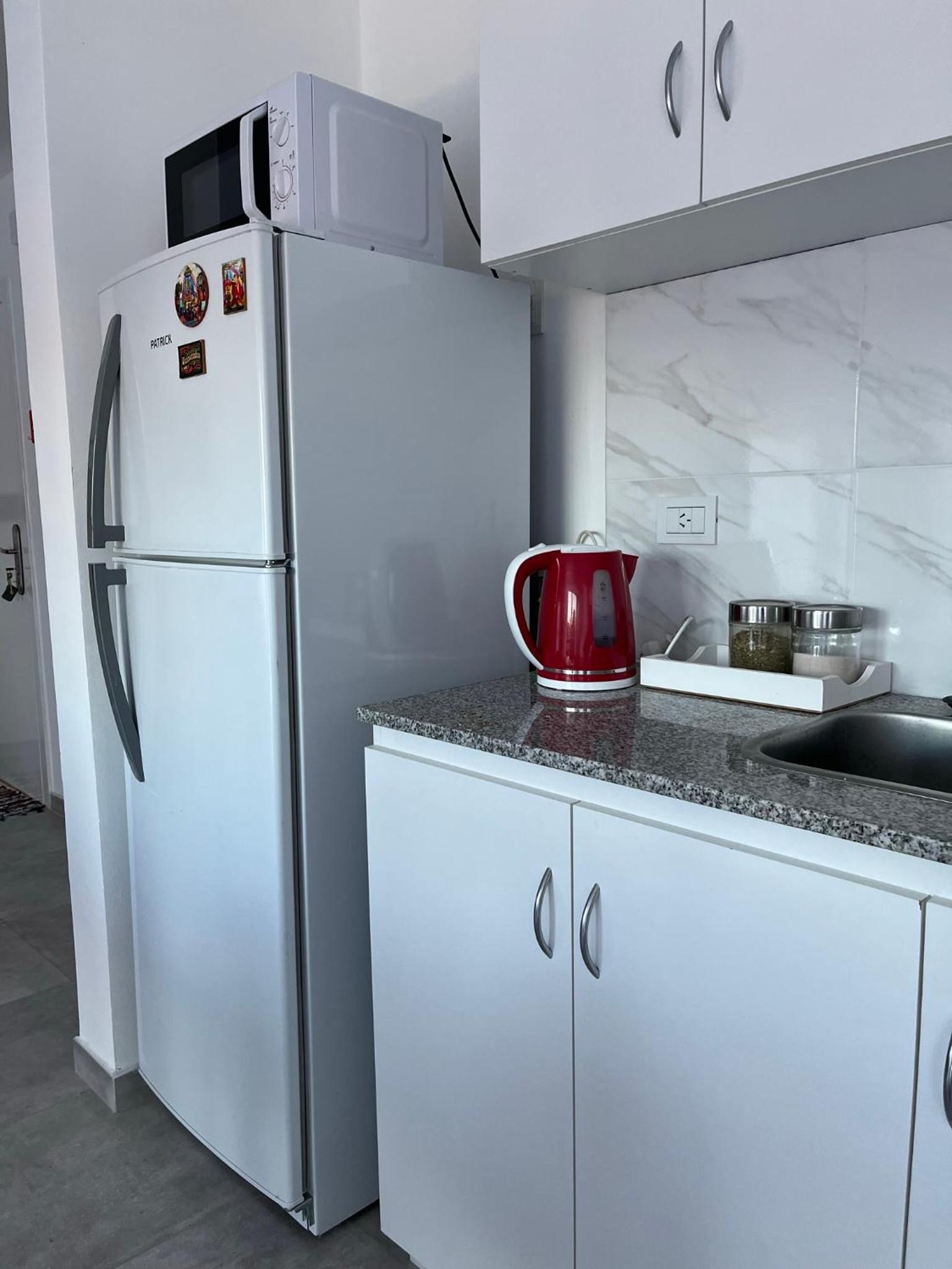 Departamento nuevo con balcón