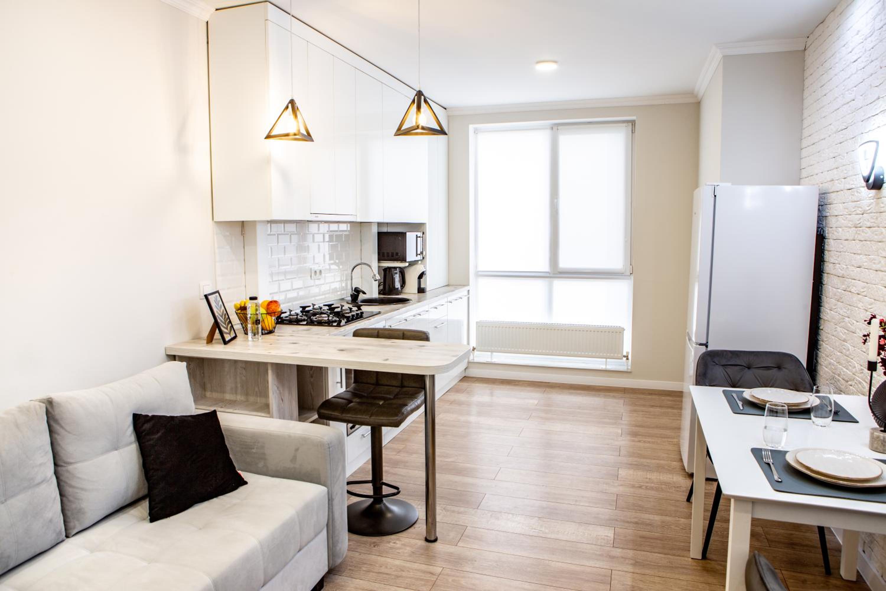 Quiet & Stylish, near Center penthouse - Free coffee, Netflix & much more - GrandStay md view 2