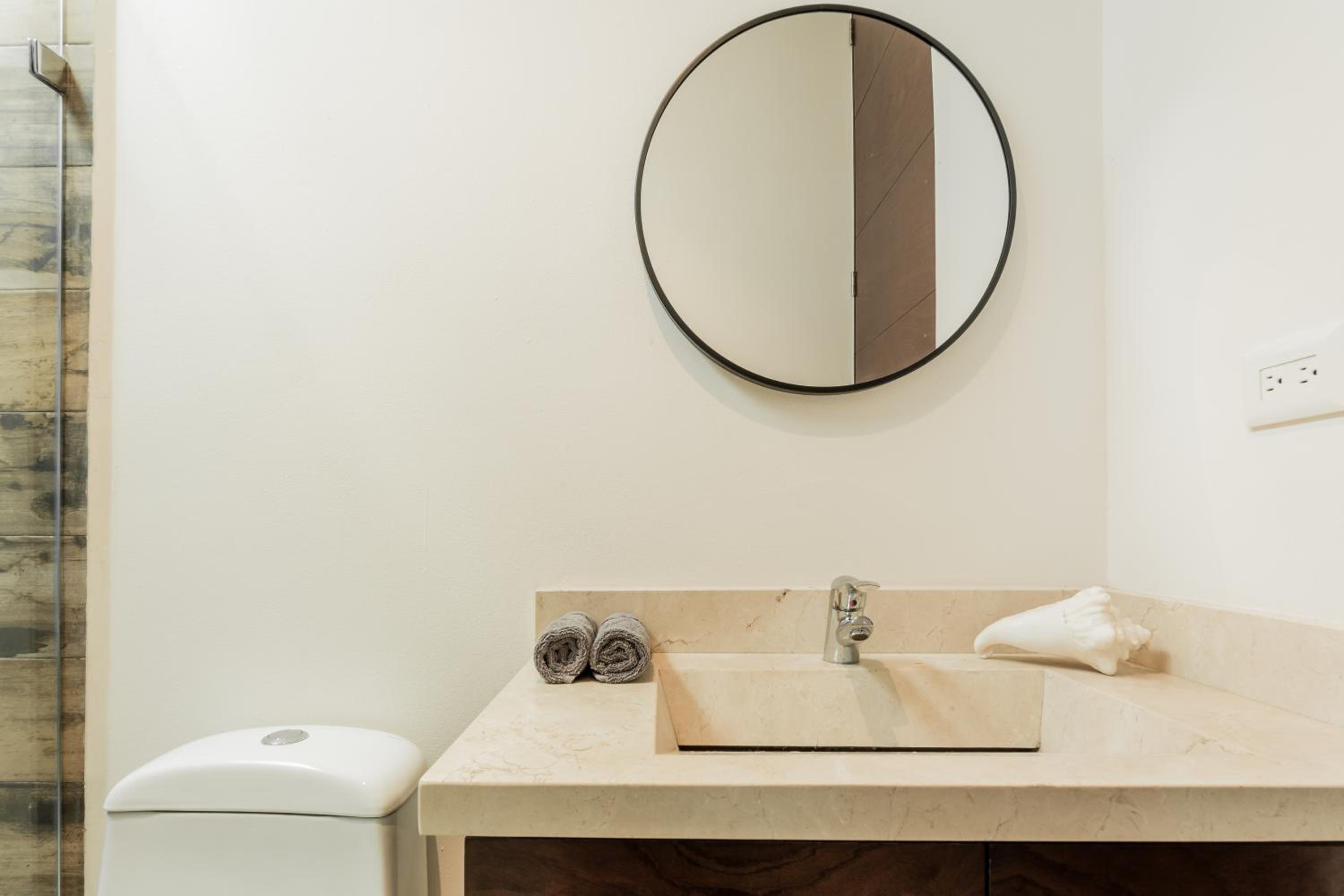 Private Luxury Room with private bath and breakfast