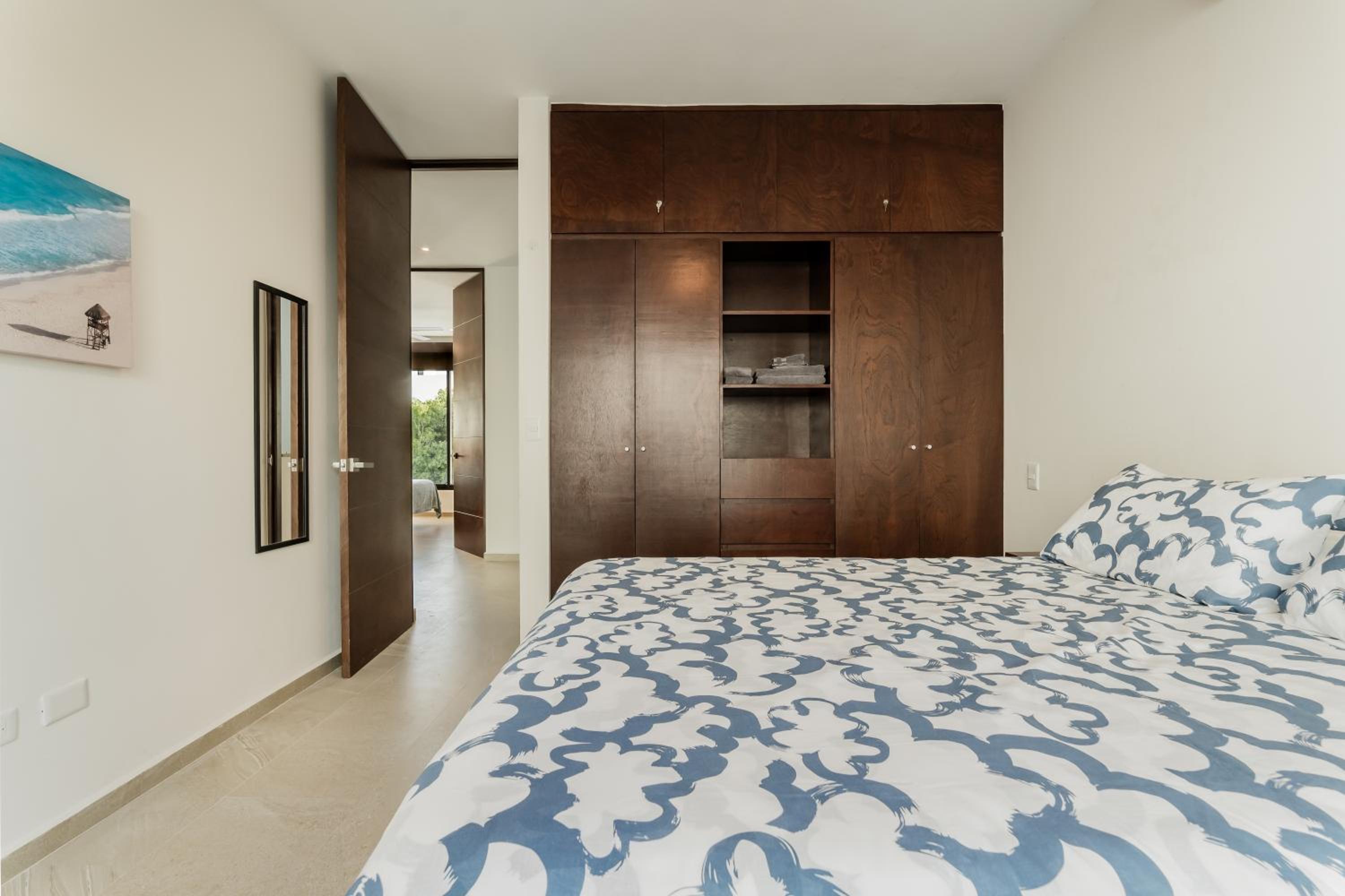 Private Luxury Room with private bath and breakfast
