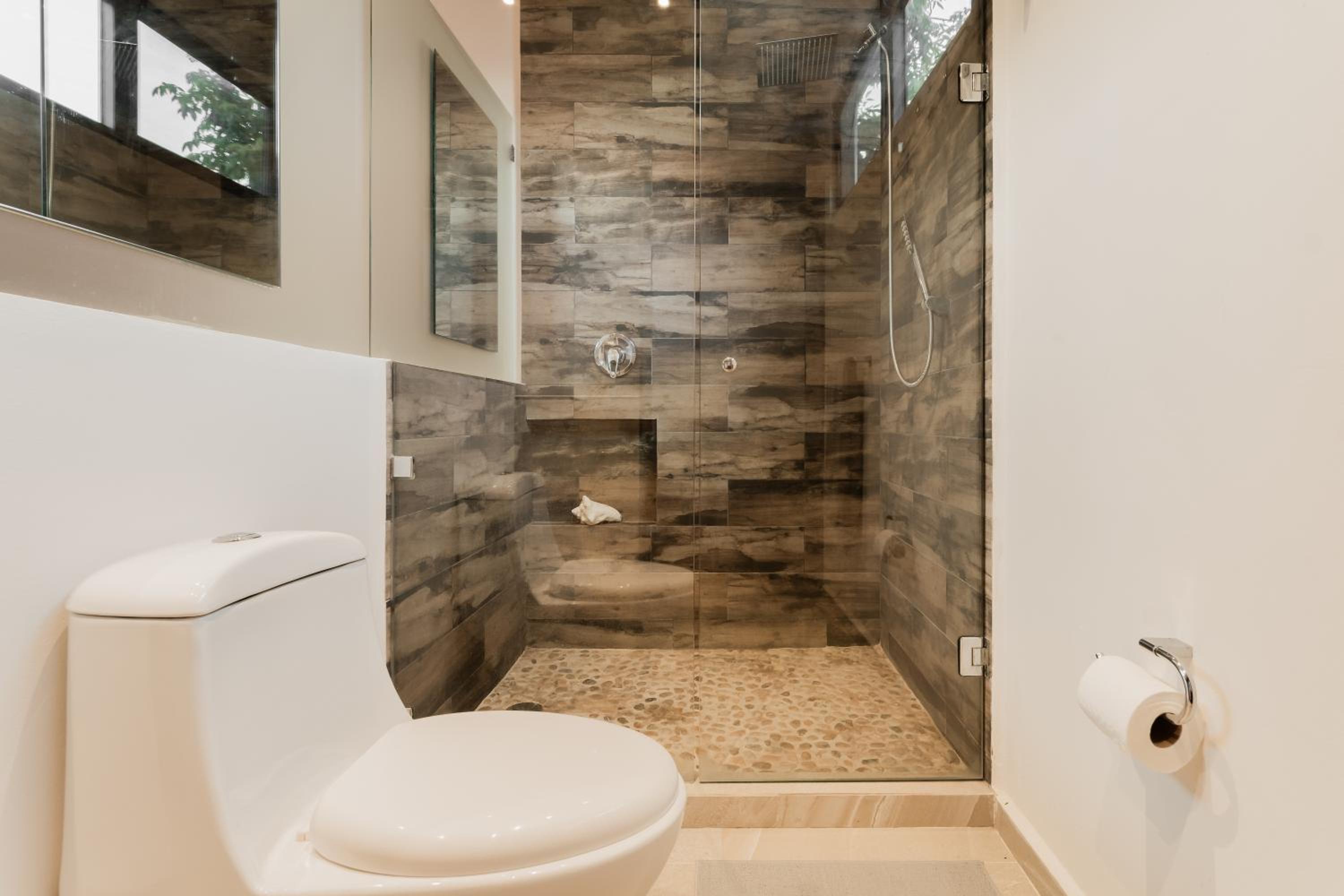 Private Luxury Room with private bath and breakfast