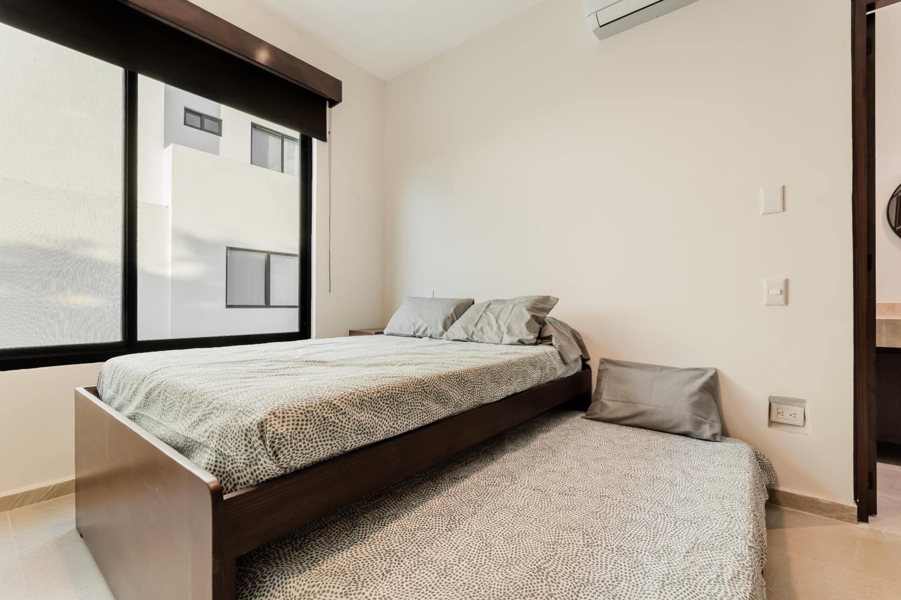 Private Luxury Room with private bath and breakfast