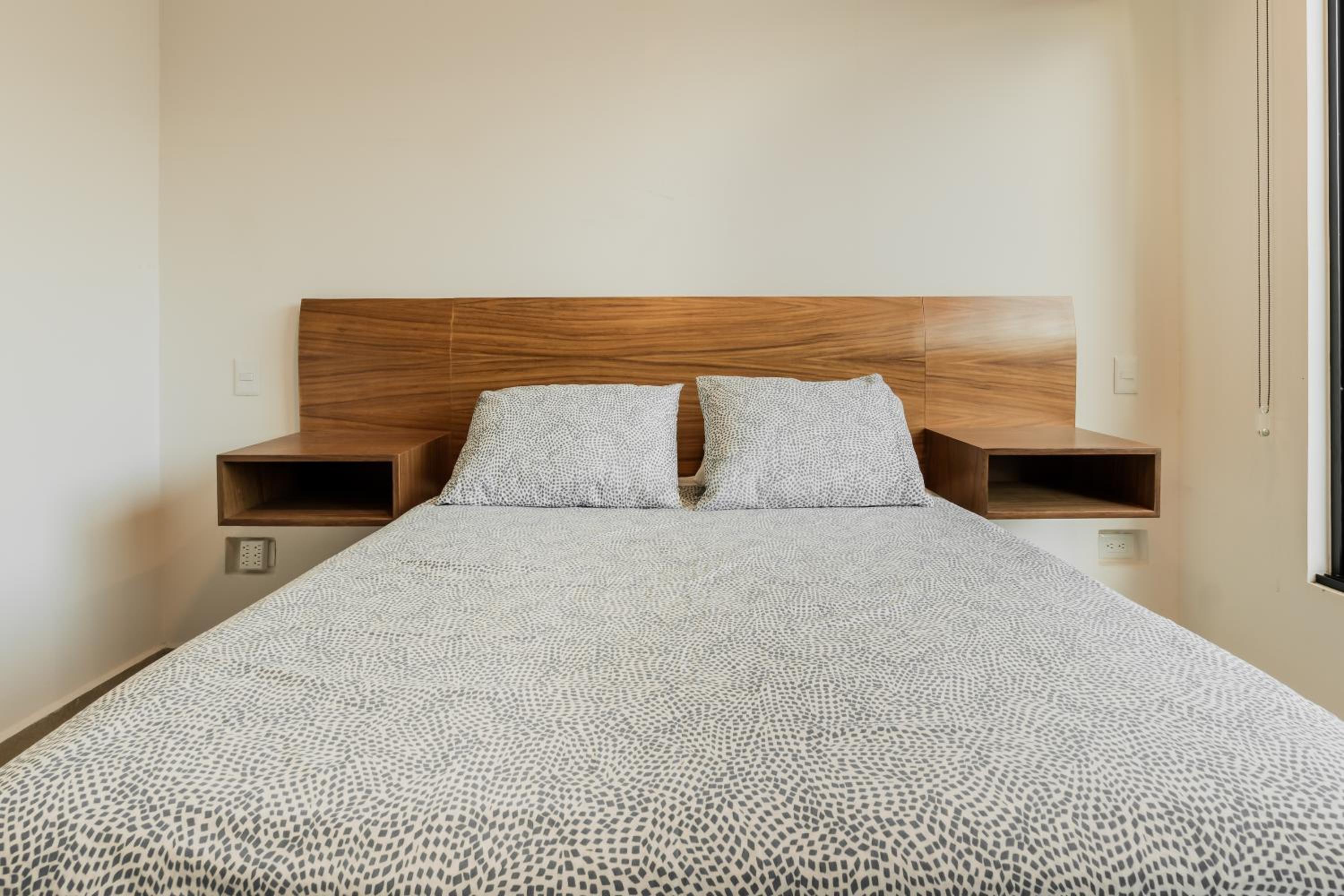 Private Luxury Room with private bath and breakfast
