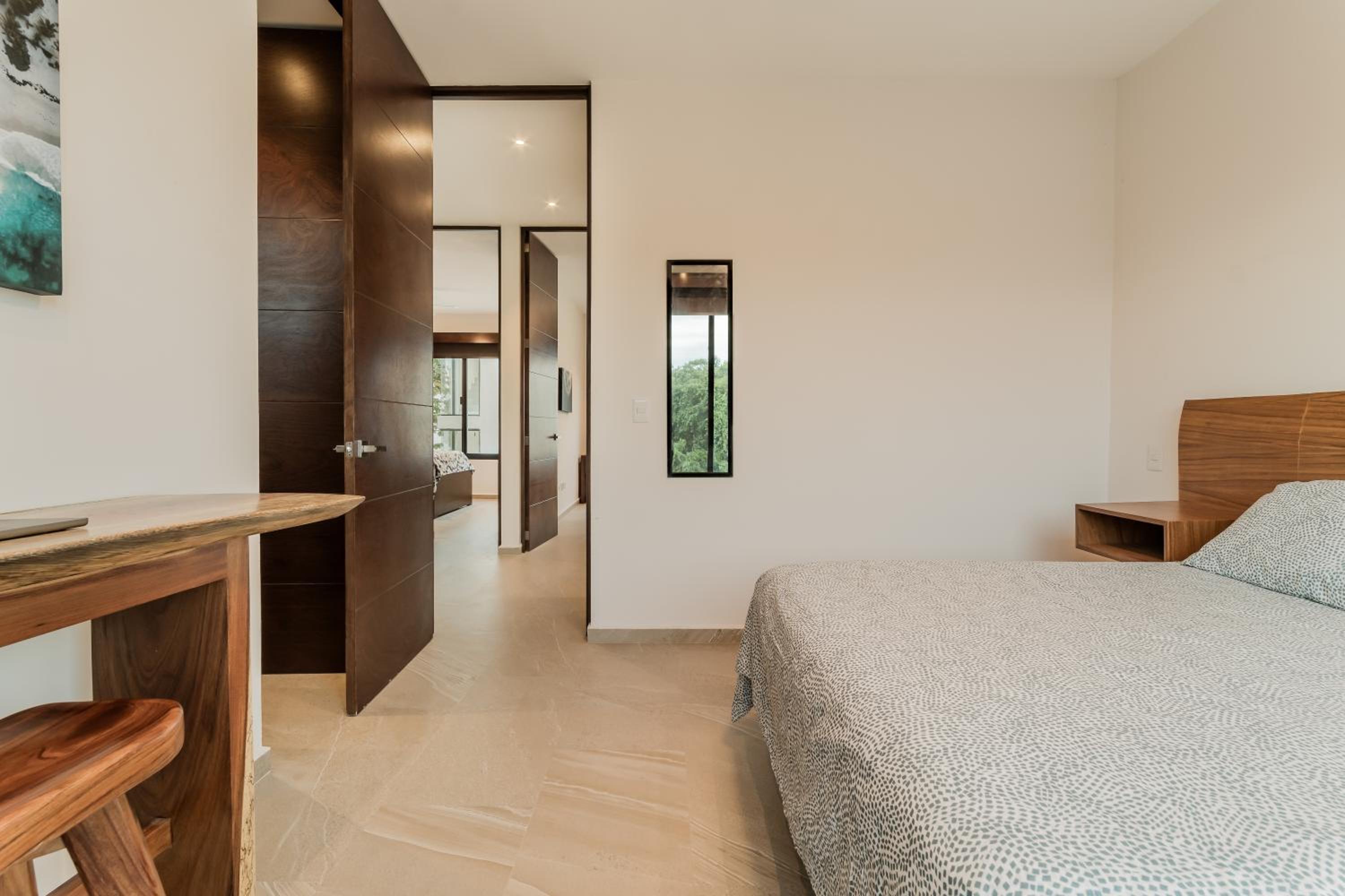 Private Luxury Room with private bath and breakfast
