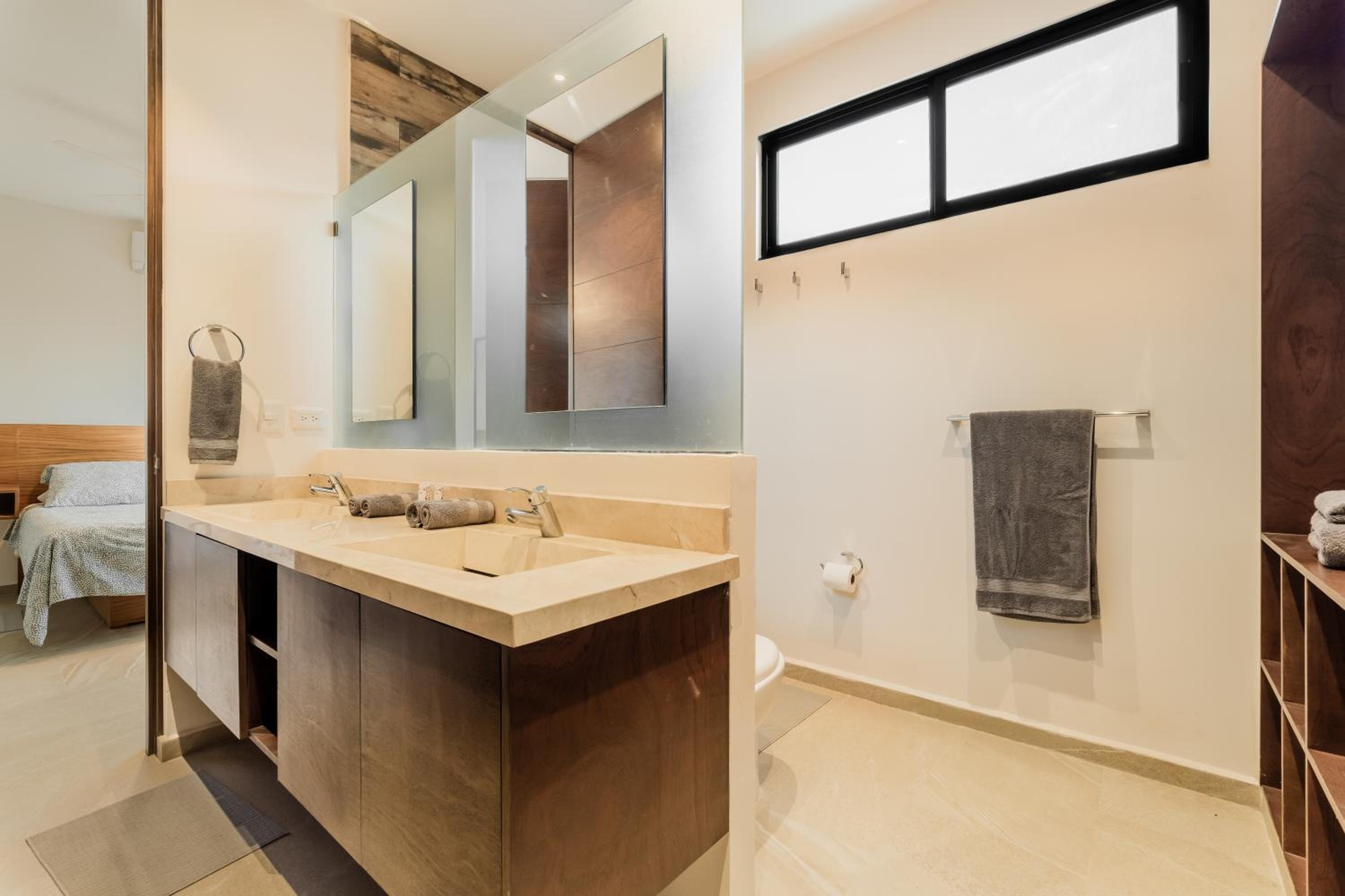 Private Luxury Room with private bath and breakfast