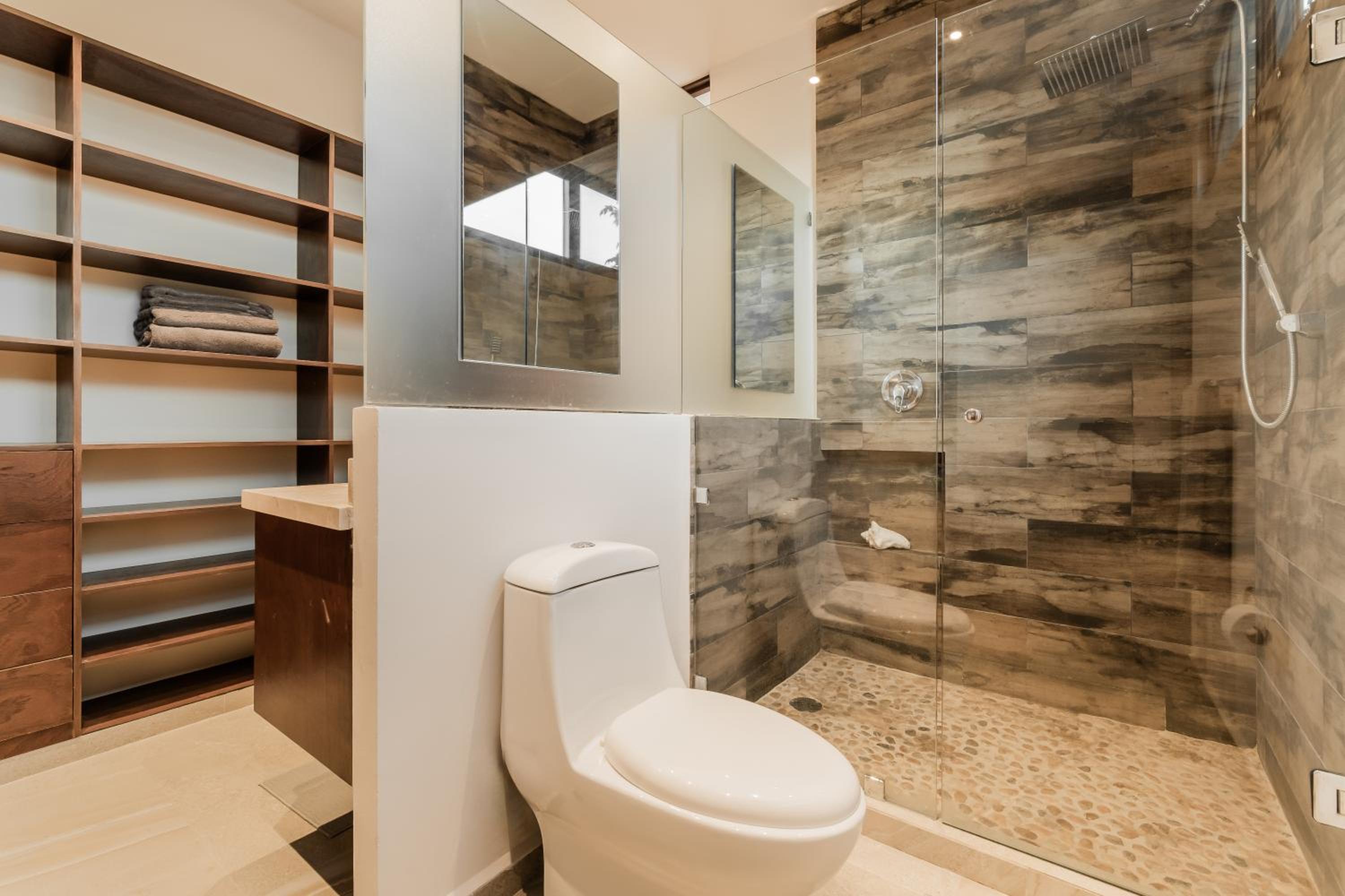 Private Luxury Room with private bath and breakfast