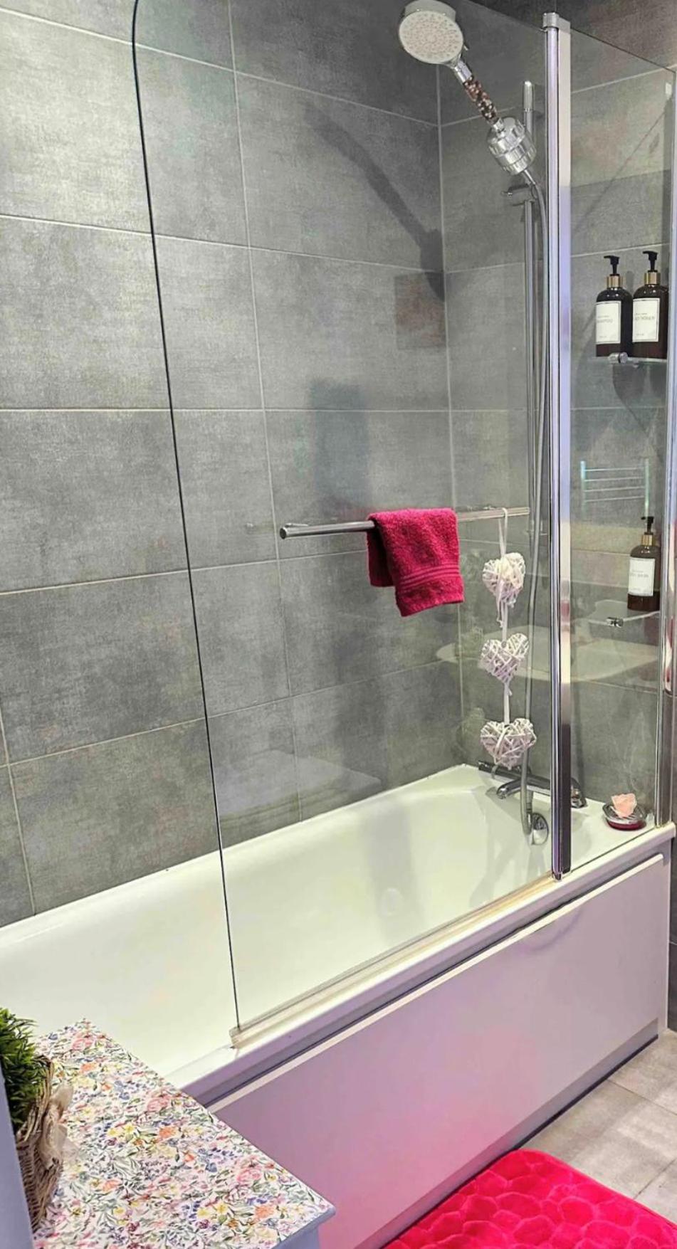 Spacious 2 bed flat next to Elizabeth line