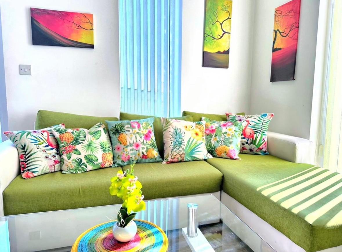 Spacious 2 bed flat next to Elizabeth line