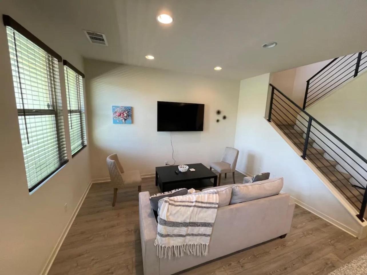San Diego Vacations - 2 Bedroom Loft Townhome in Otay Ranch - Property Image 4