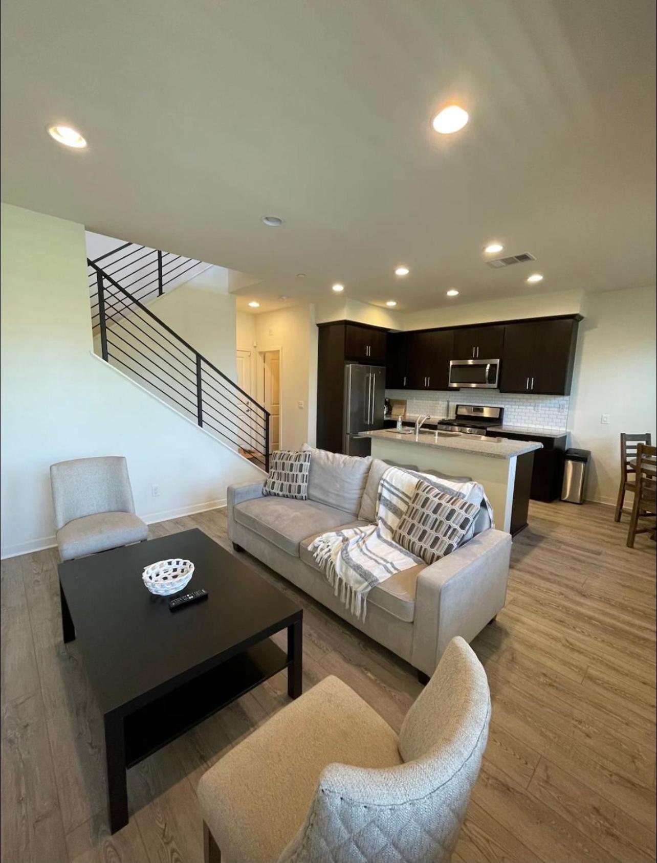 San Diego Vacations - 2 Bedroom Loft Townhome in Otay Ranch - Property Image 7