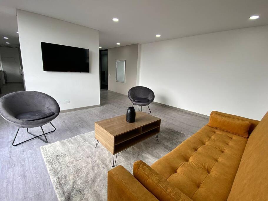Luxury Unicentro Hab2