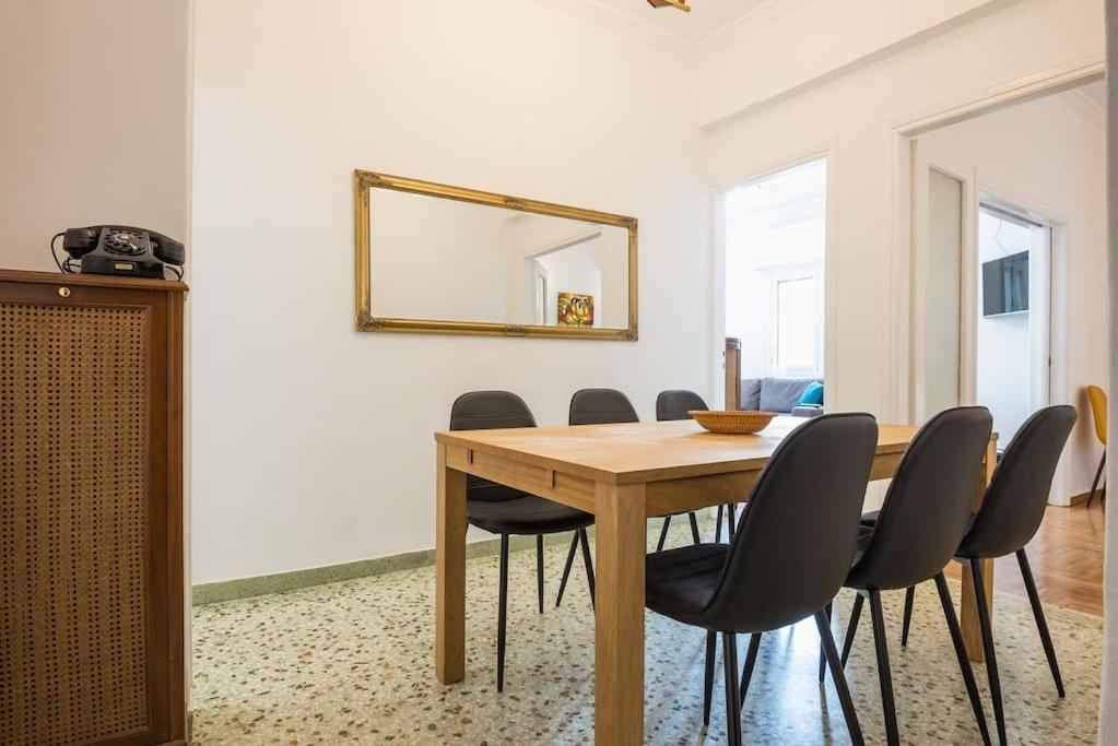 Athens Divas Familia Suite