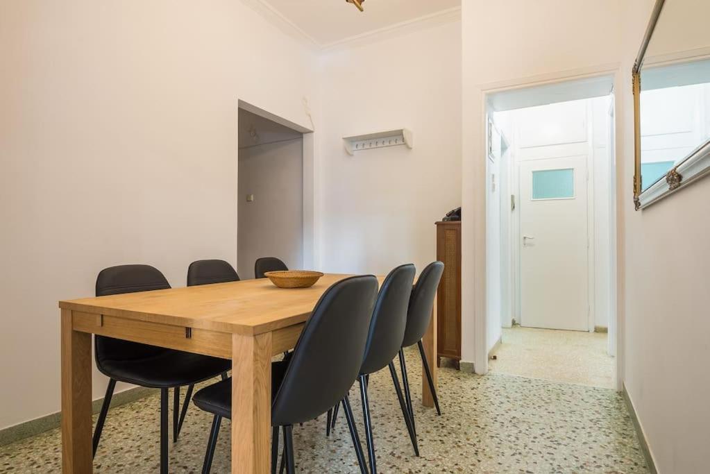 Athens Divas Familia Suite