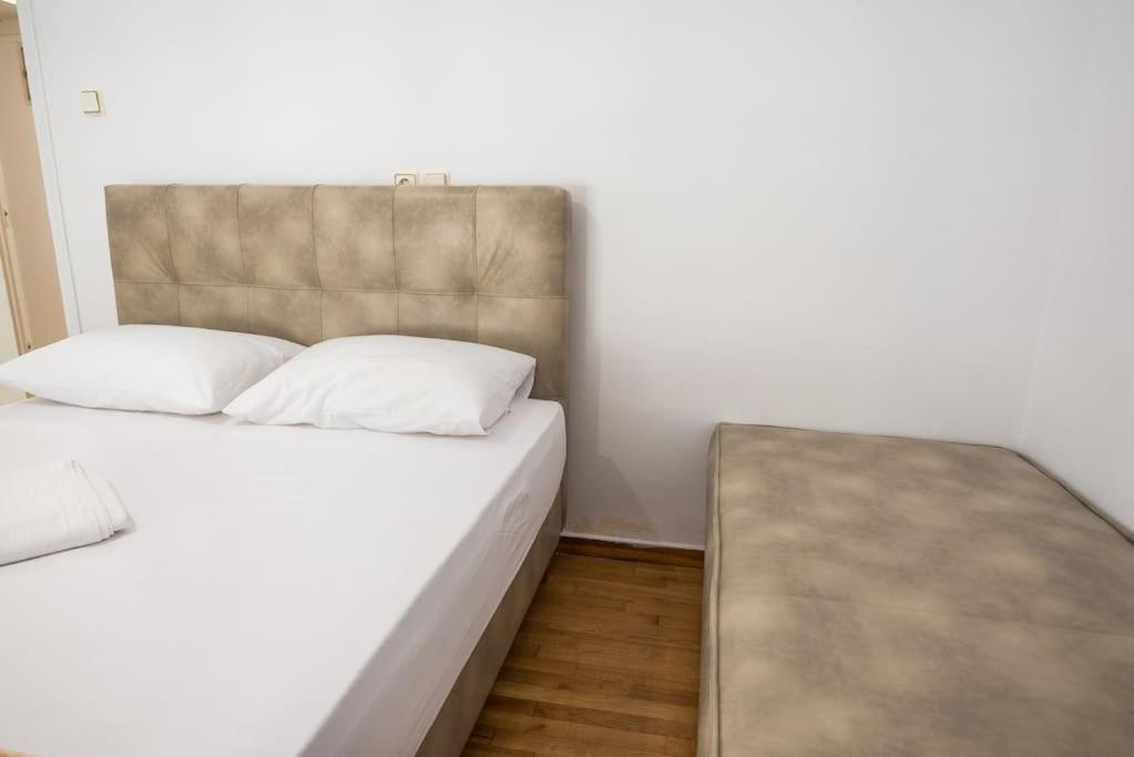 Athens Divas Familia Suite