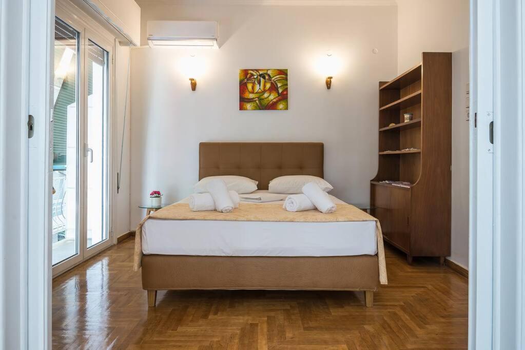 Athens Divas Familia Suite
