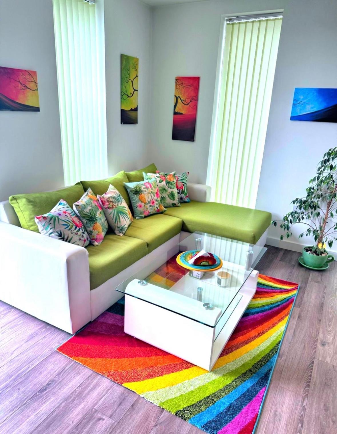 Spacious 2 bed flat next to Elizabeth line