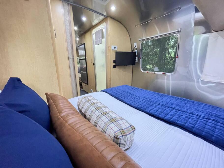 Amazing Home & Modern Airstreams Near Beach & City Sleeps 22! view 3