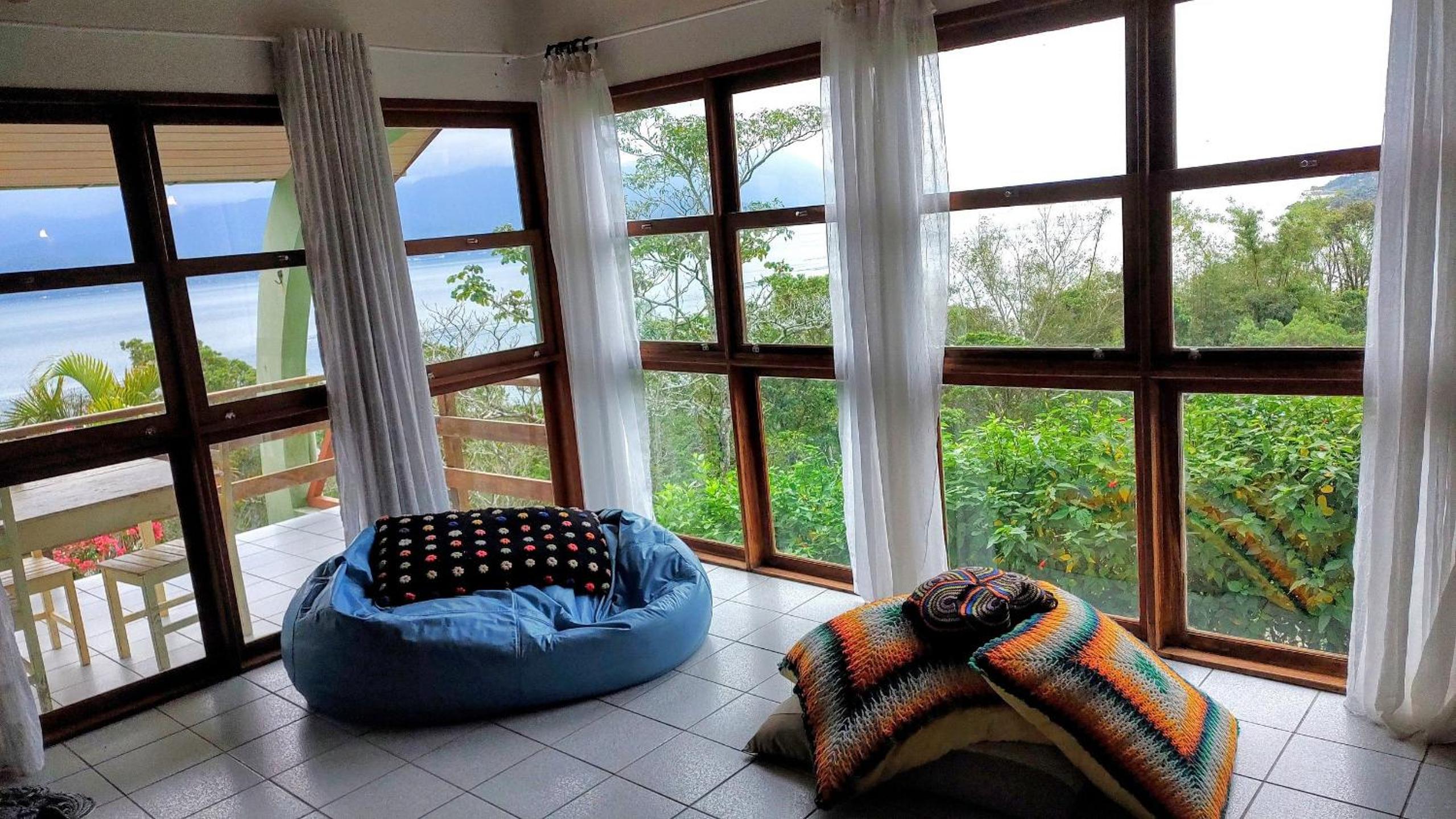 Casa super espaçosa com vista linda para o mar.