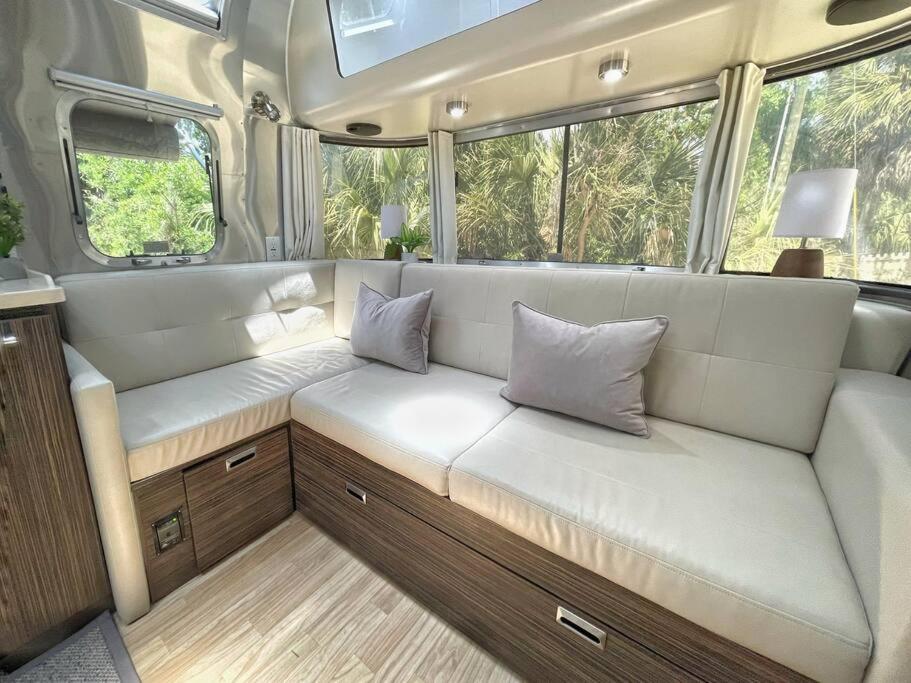Large Home and 2 Airstream Glampers & Spa Midway to Tybee Beach & Downtown Savannah with Fast WiFi and More! view 3
