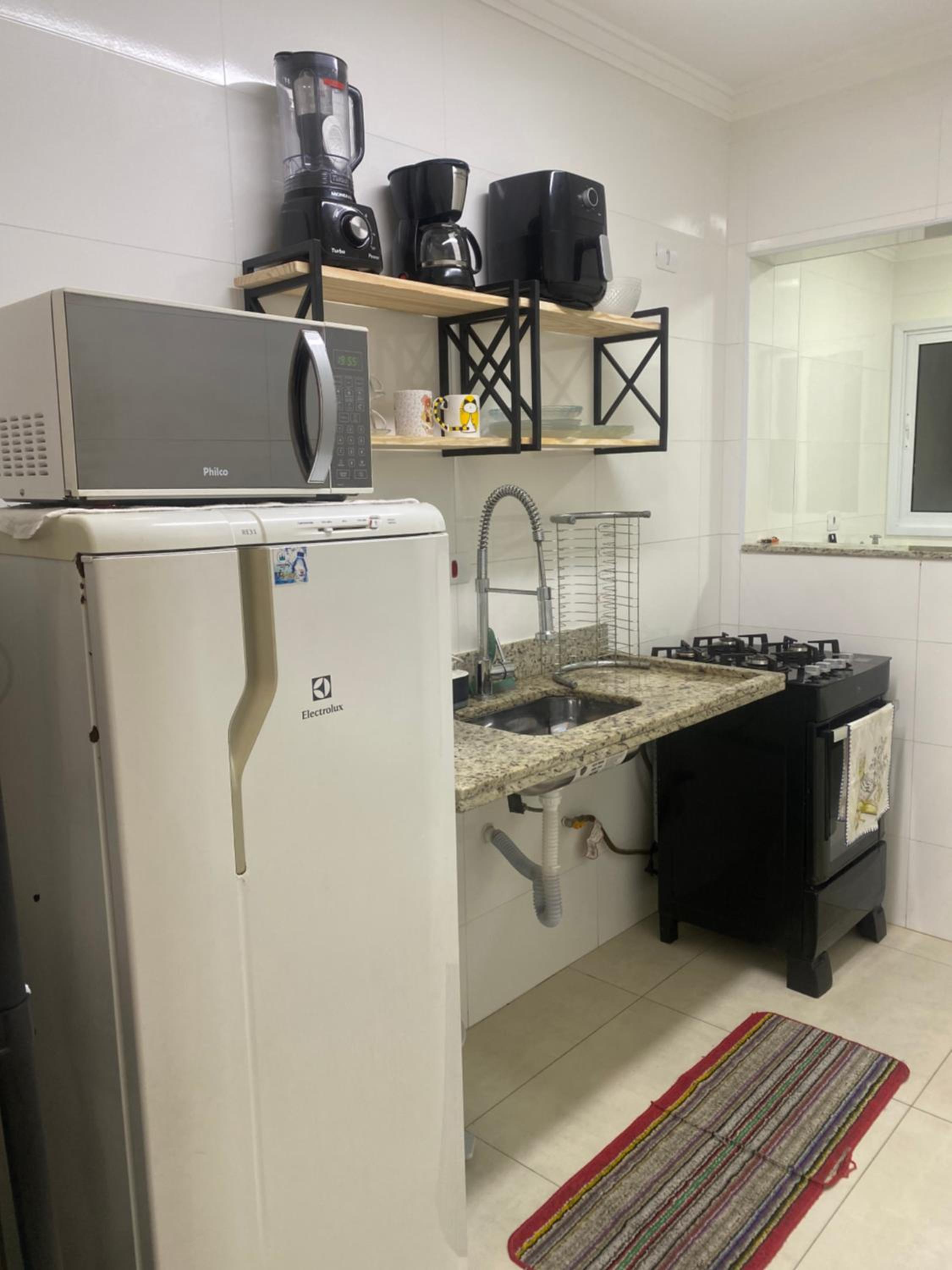 Apê canto do forte,próx praia,centro,garagem,Port 24hs,streaming e Wi-Fi grátis