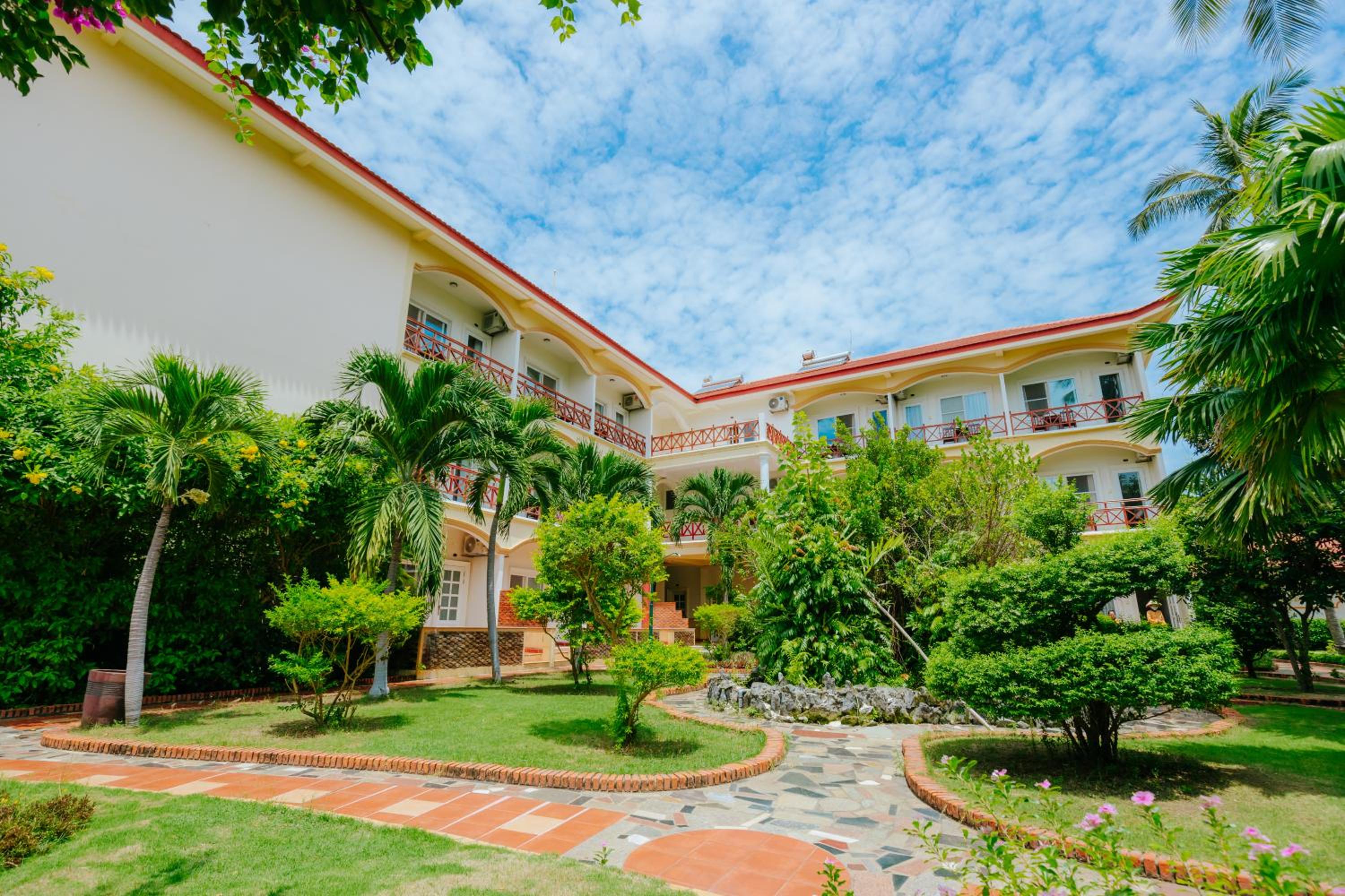 Le Aqua Resort & Spa Phan Thiet - Swiss Village Resort & Spa