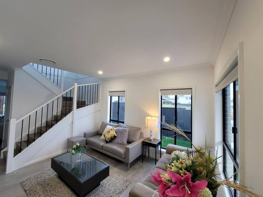New 5 bedroom house in Rousehill