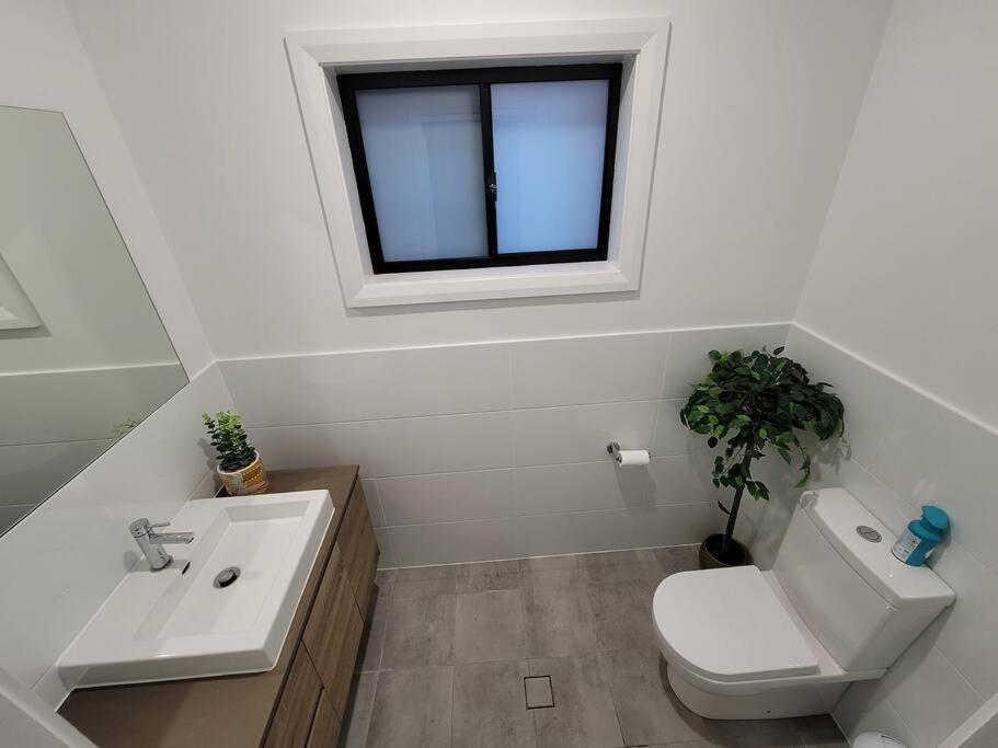 New 5 bedroom house in Rousehill
