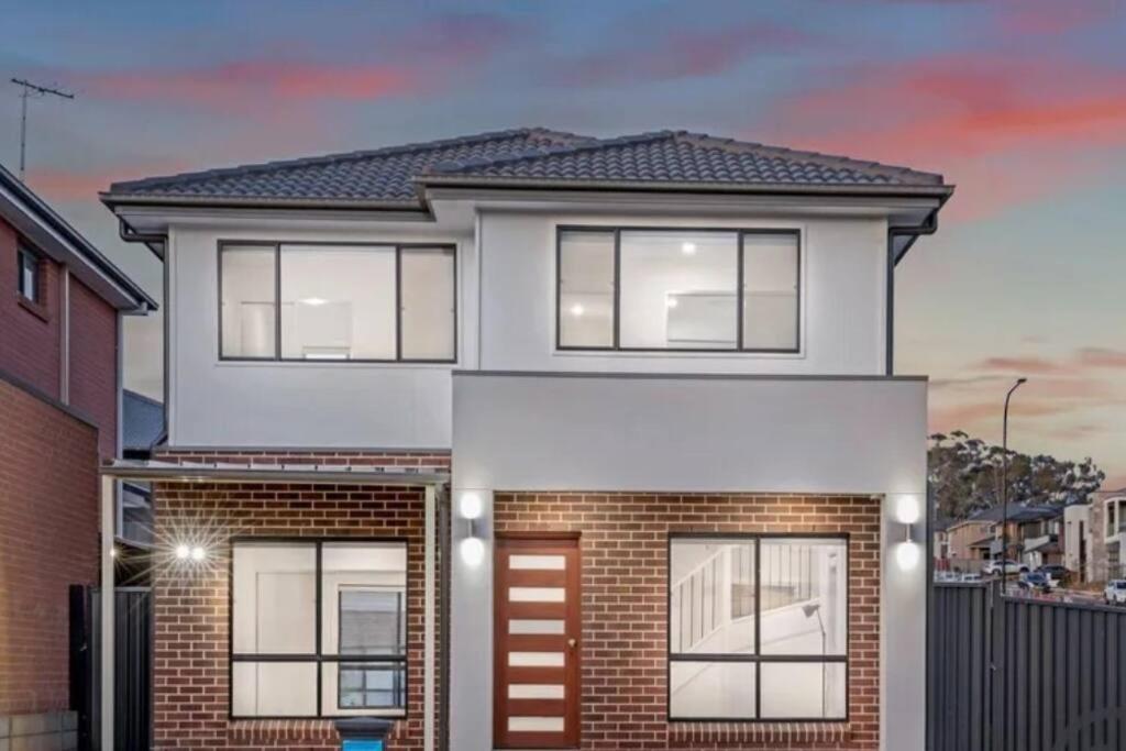New 5 bedroom house in Rousehill