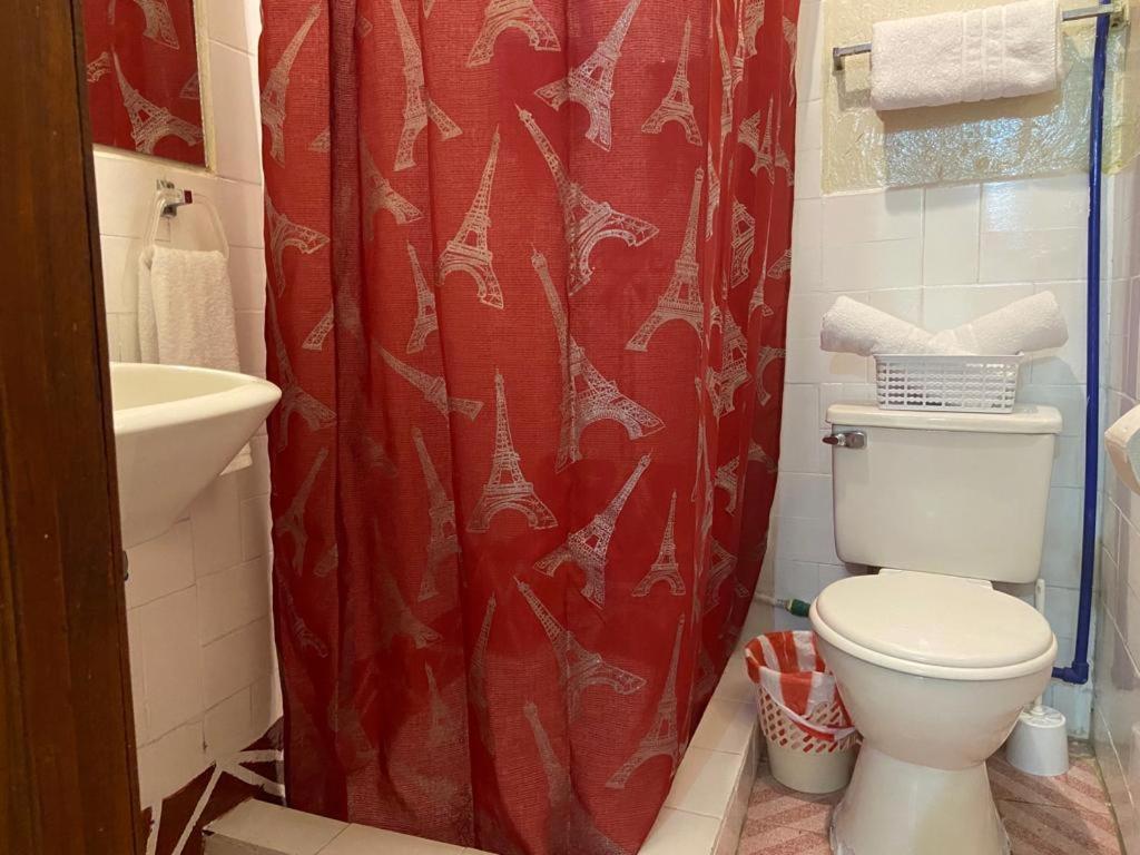 BAÑOS MINI DEPARTAMENTO AMOBLADO EN PLENO CENTRO de LA CIUDAD